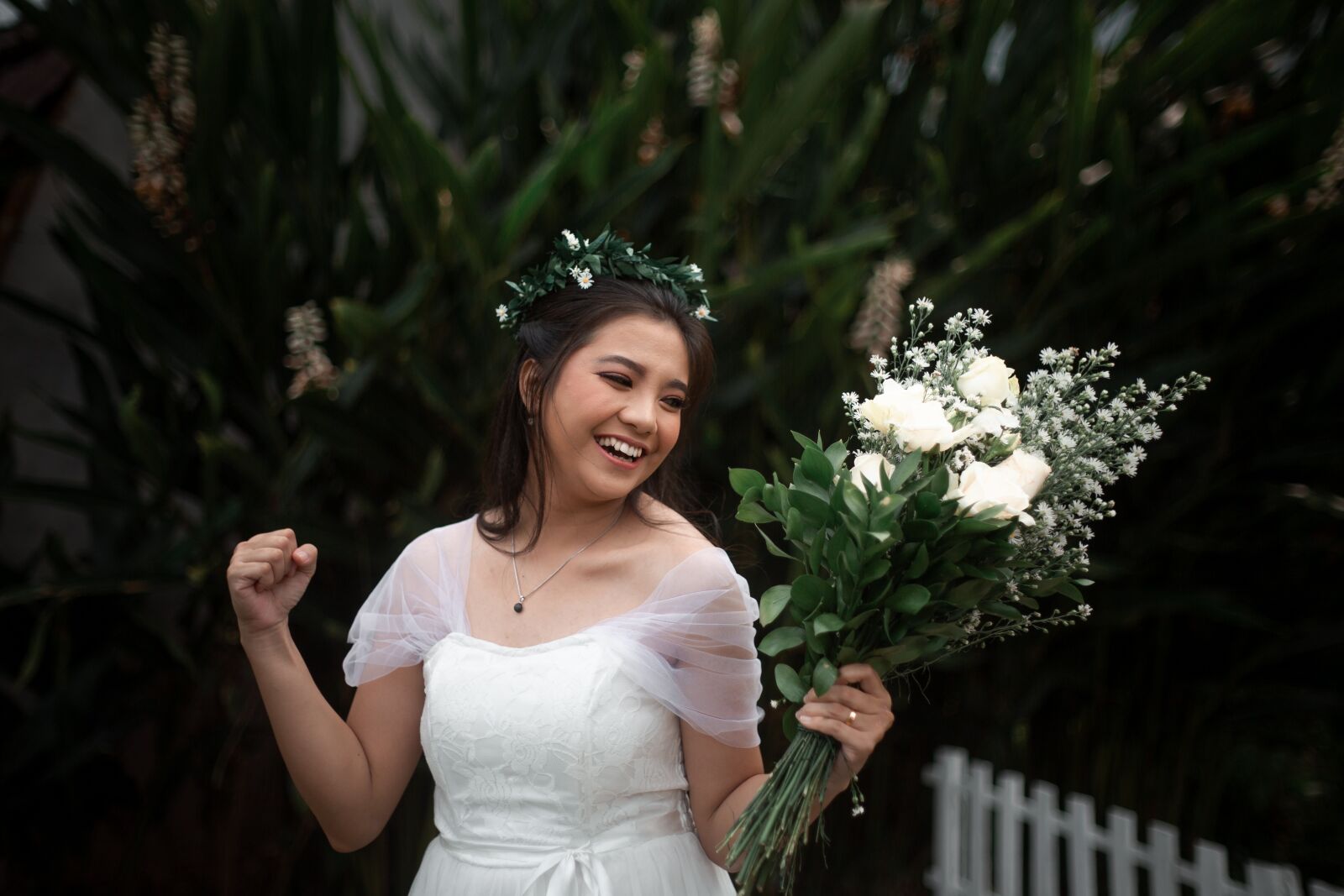 Canon EF 50mm F1.8 II sample photo. Wedding day, bride, asian photography
