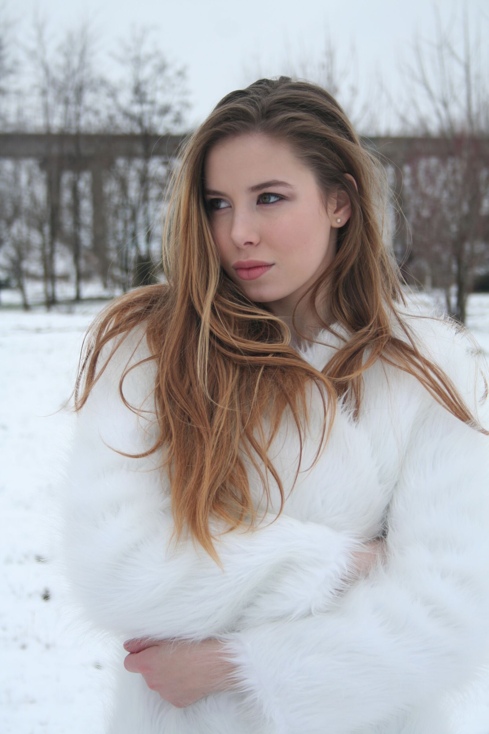 Canon EOS 350D (EOS Digital Rebel XT / EOS Kiss Digital N) sample photo. White, blond, beauty photography