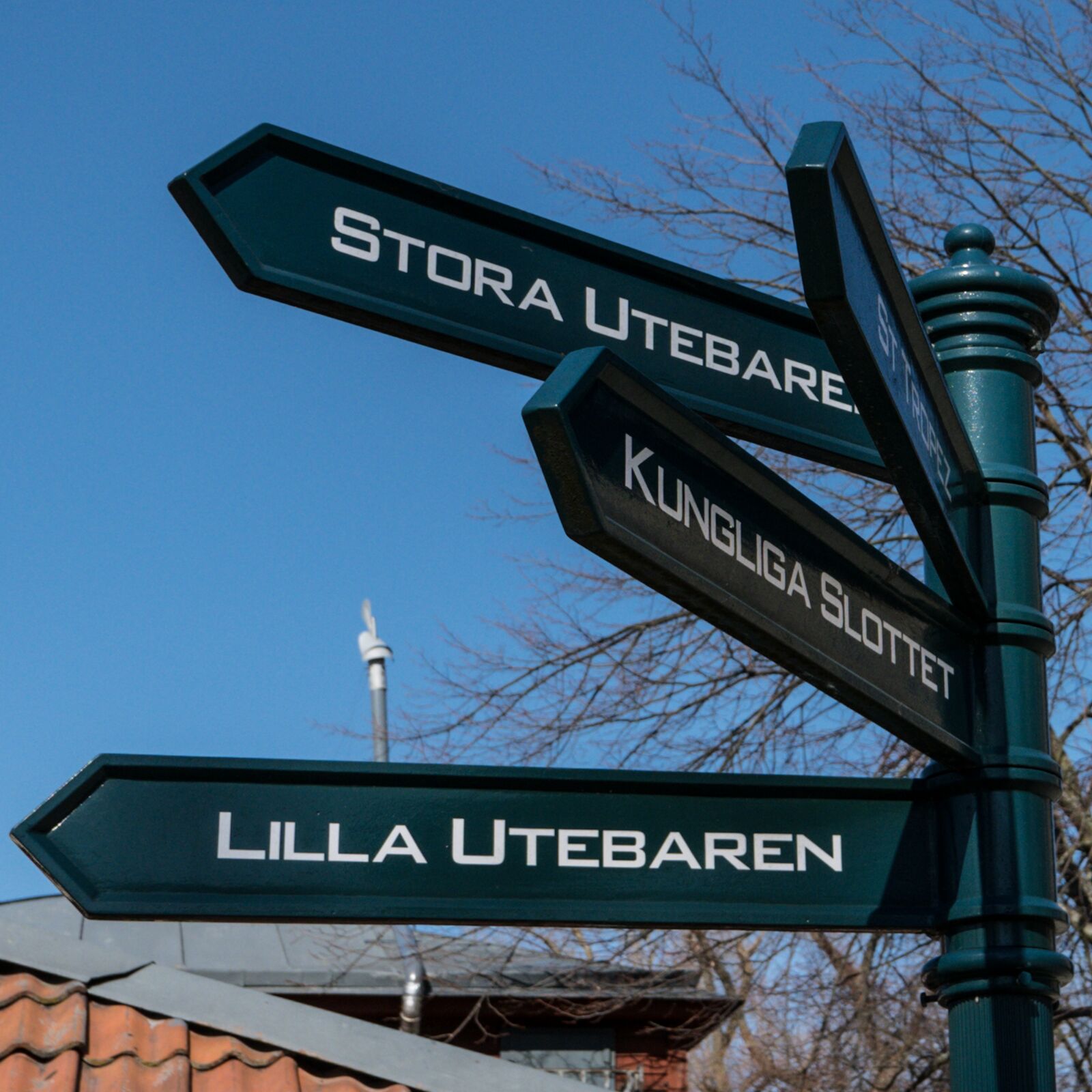 Panasonic Lumix DMC-LX100 sample photo. Stockholm, sign, directions photography