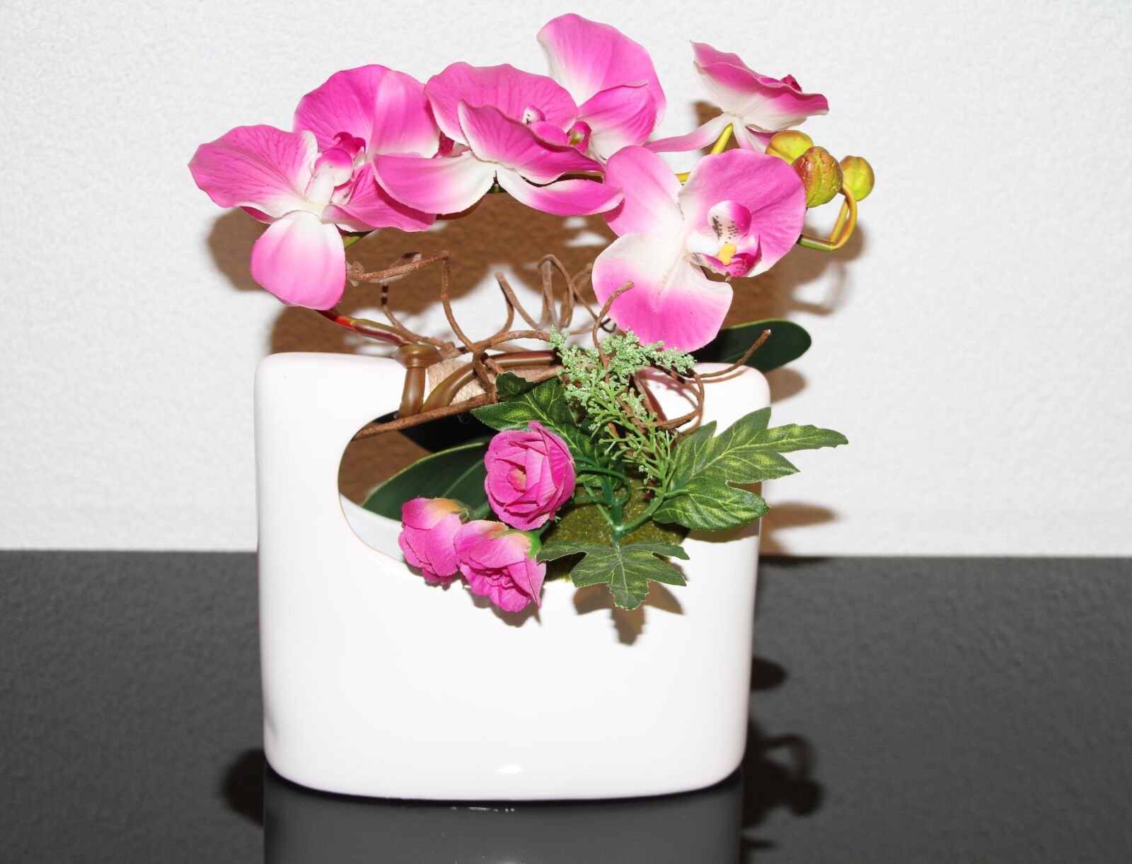 Canon EOS 7D sample photo. Vase, orchid, pink photography