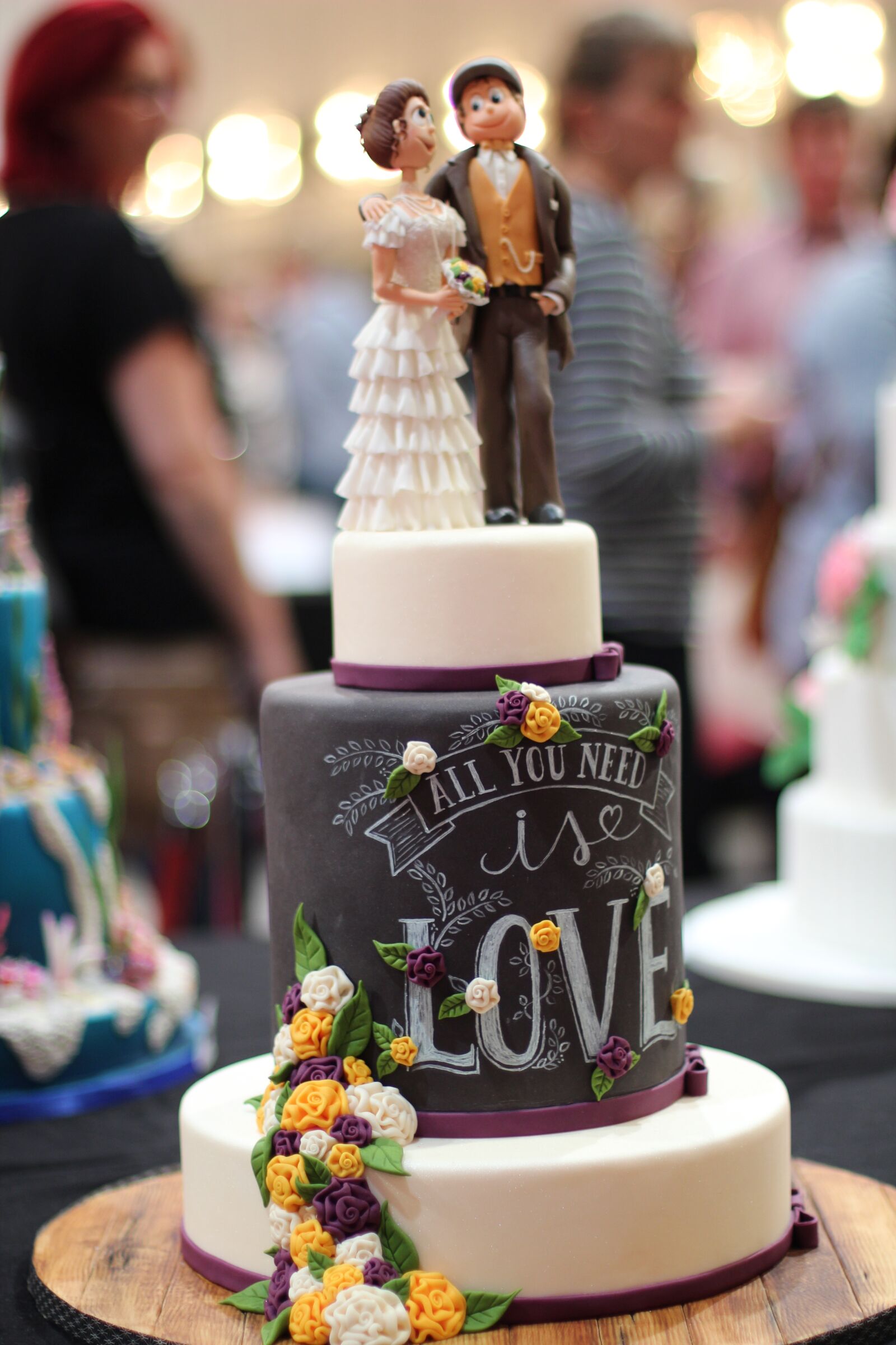 Canon EOS 600D (Rebel EOS T3i / EOS Kiss X5) + Canon EF 50mm F1.4 USM sample photo. Cake, wedding cake, marry photography