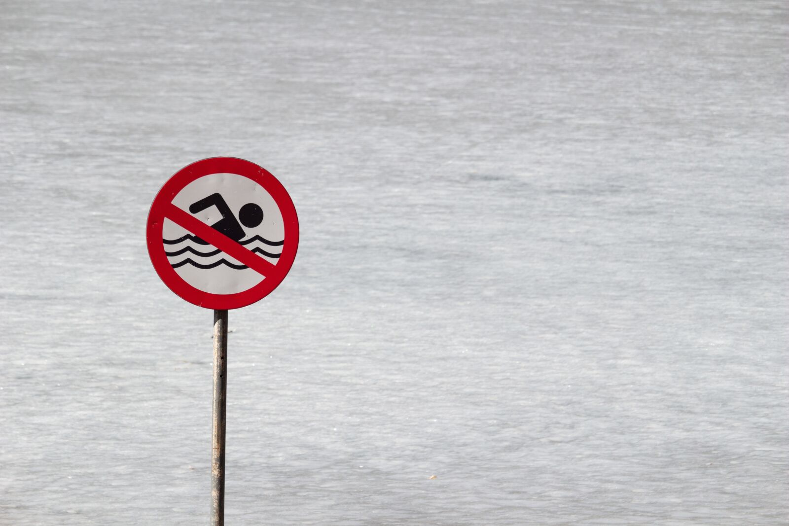 Canon EOS 100D (EOS Rebel SL1 / EOS Kiss X7) sample photo. No swimming, stop, forbidden photography