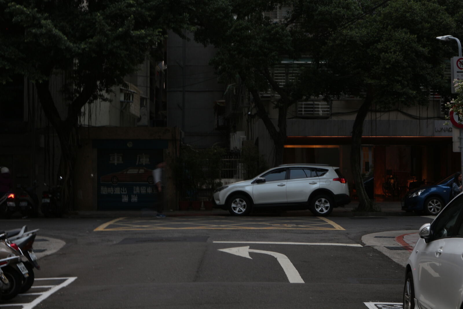 Canon EOS M sample photo