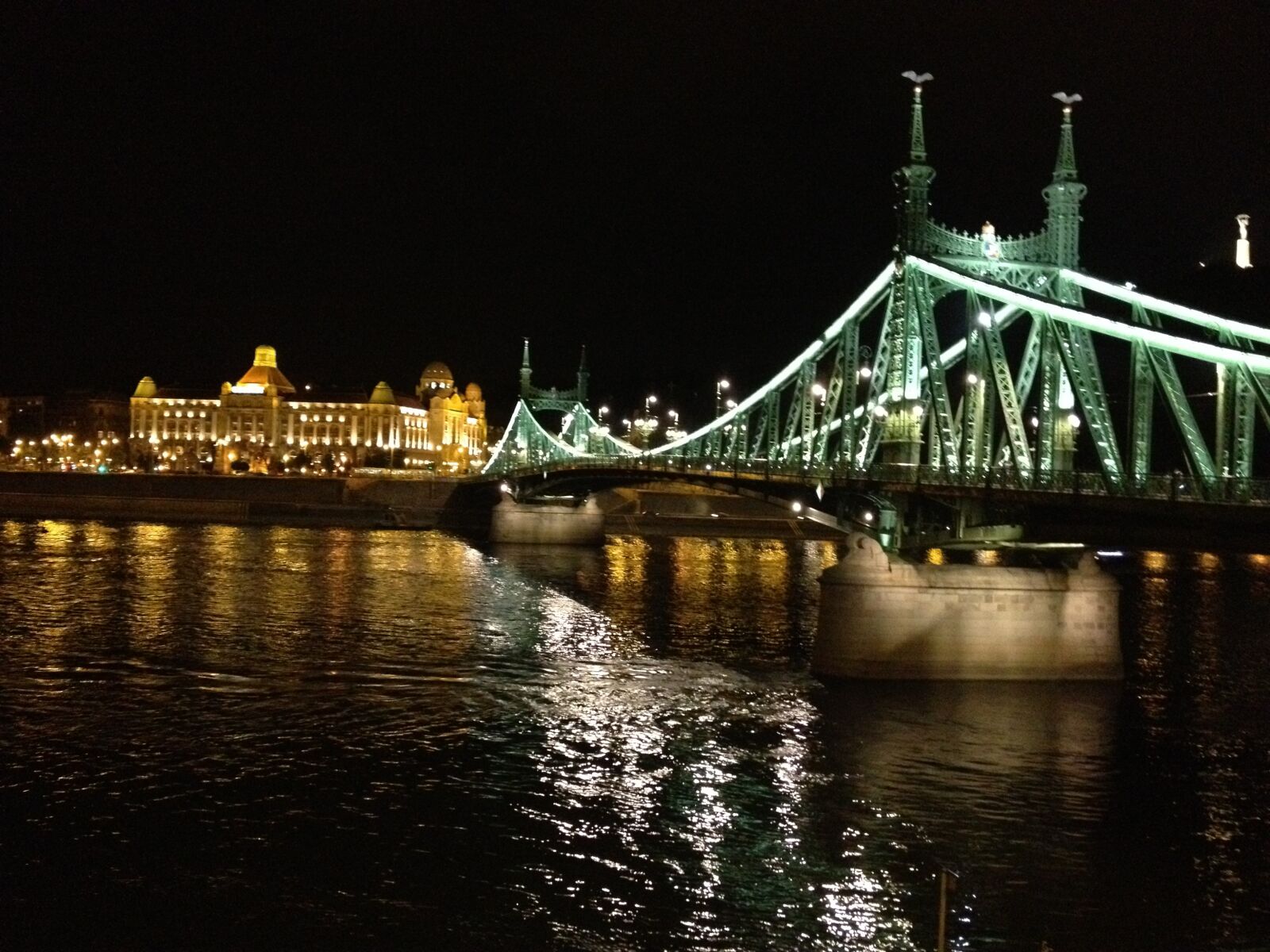 Apple iPhone 4S sample photo. Bridge, river, night photography