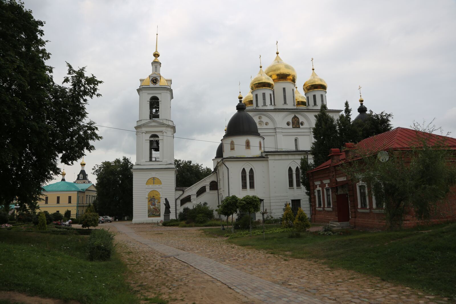 Canon EF 24-105mm F4L IS USM sample photo. Dmitrov, temple, history photography