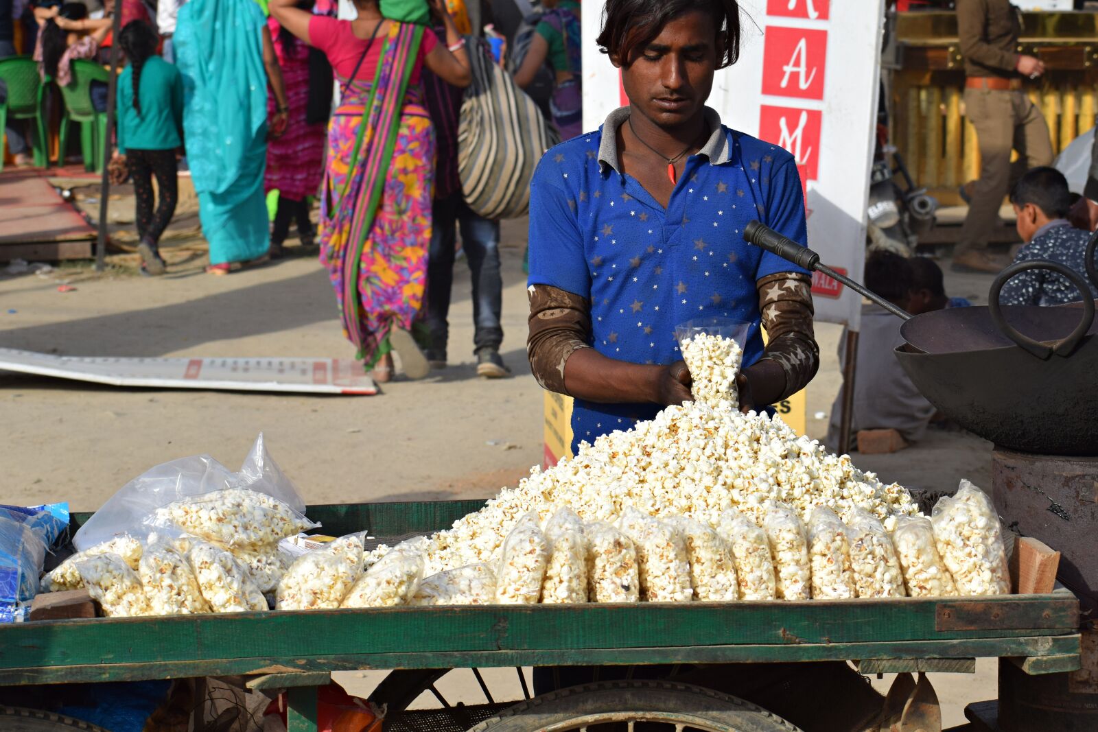 Nikon D3300 sample photo. Pop corn, selling, vendor photography