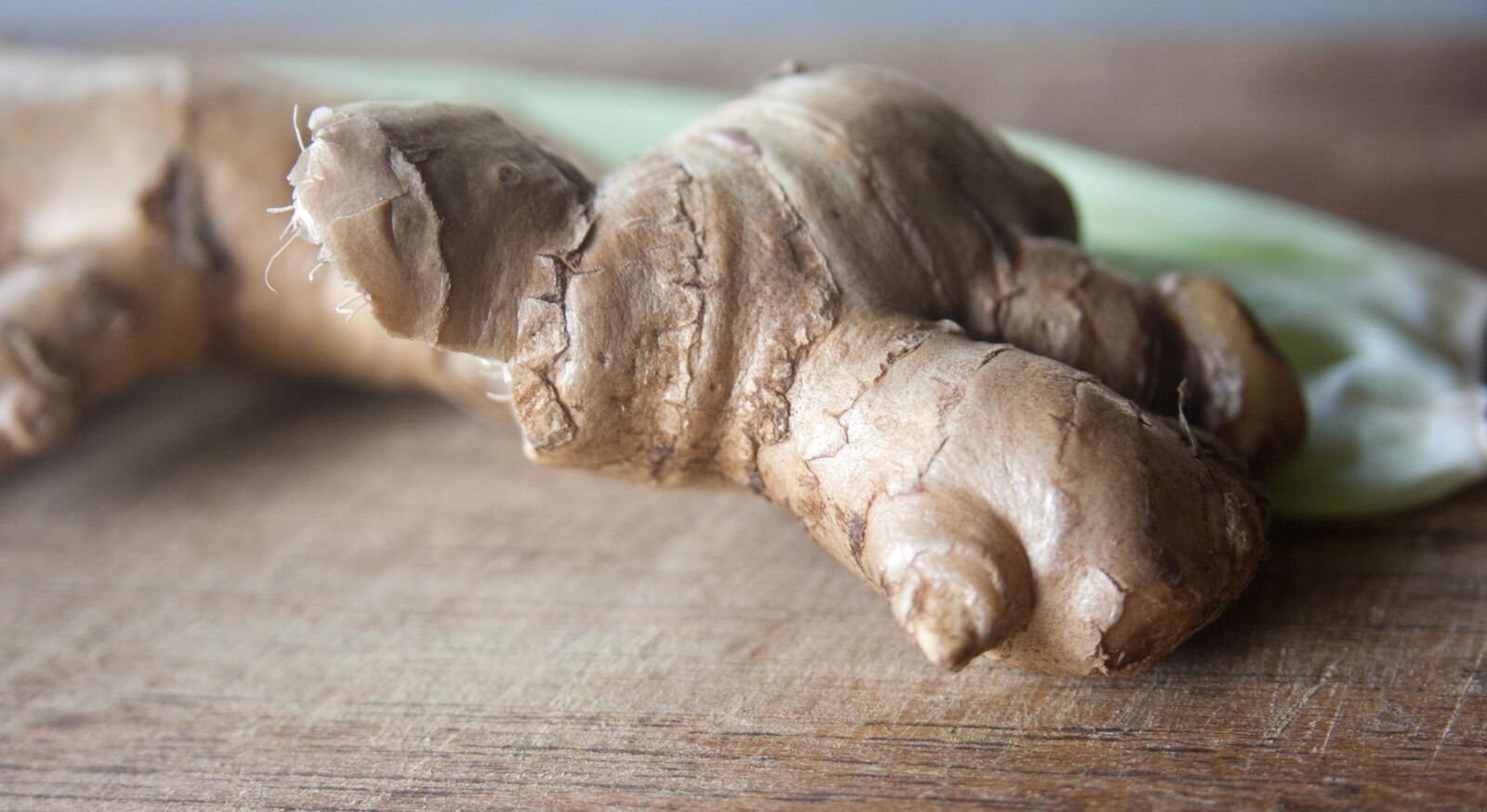 Canon EOS 1000D (EOS Digital Rebel XS / EOS Kiss F) sample photo. Ginger, root, diet, food photography