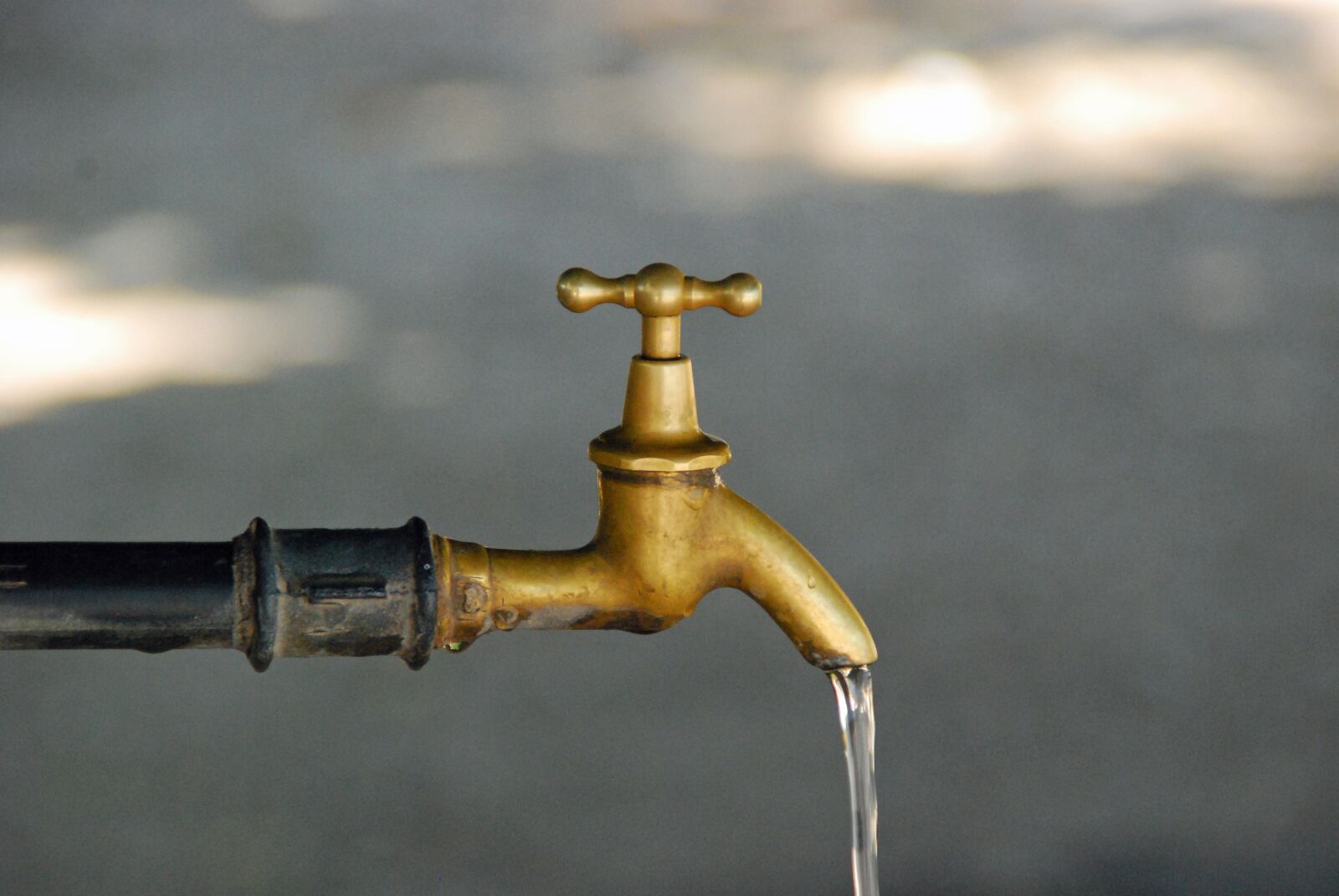 Nikon D40X sample photo. Water, hahn, faucet photography