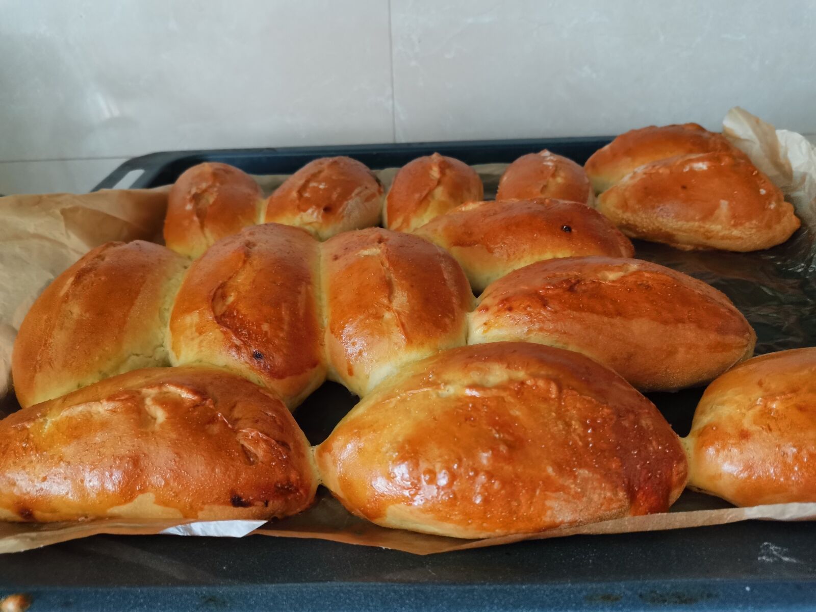HUAWEI YAL-L21 sample photo. Buns, baking, pies photography
