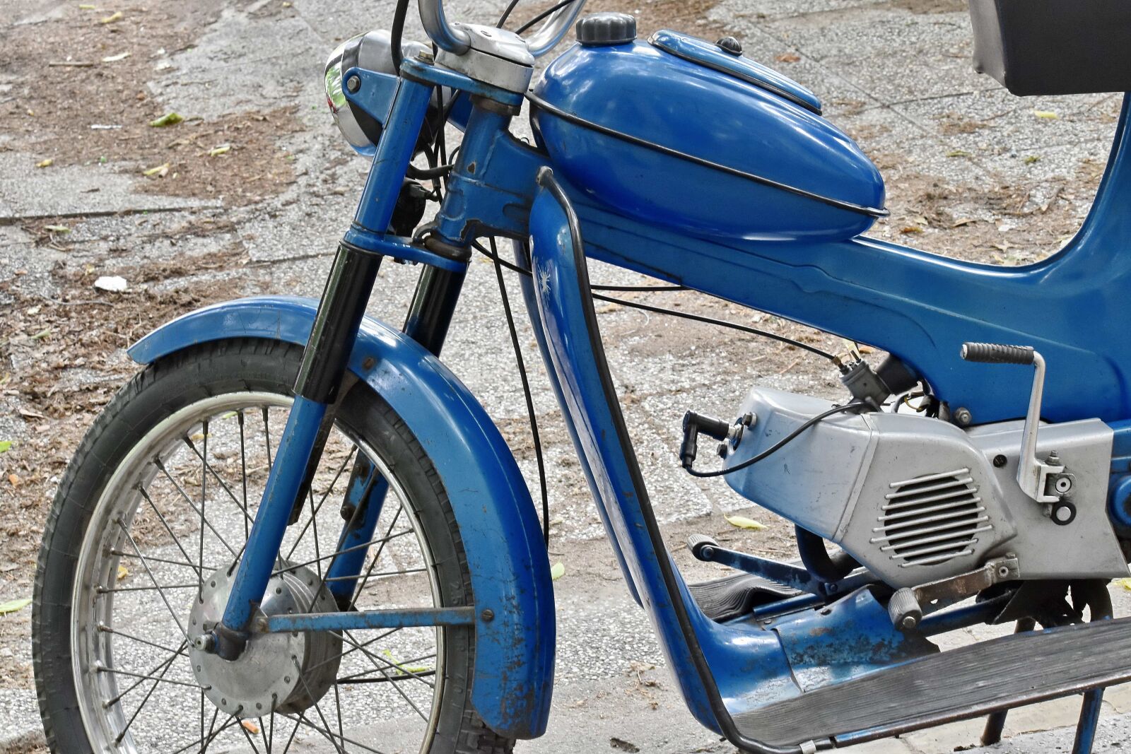 Nikon D5500 sample photo. Wheel, moped, minibike, bike photography