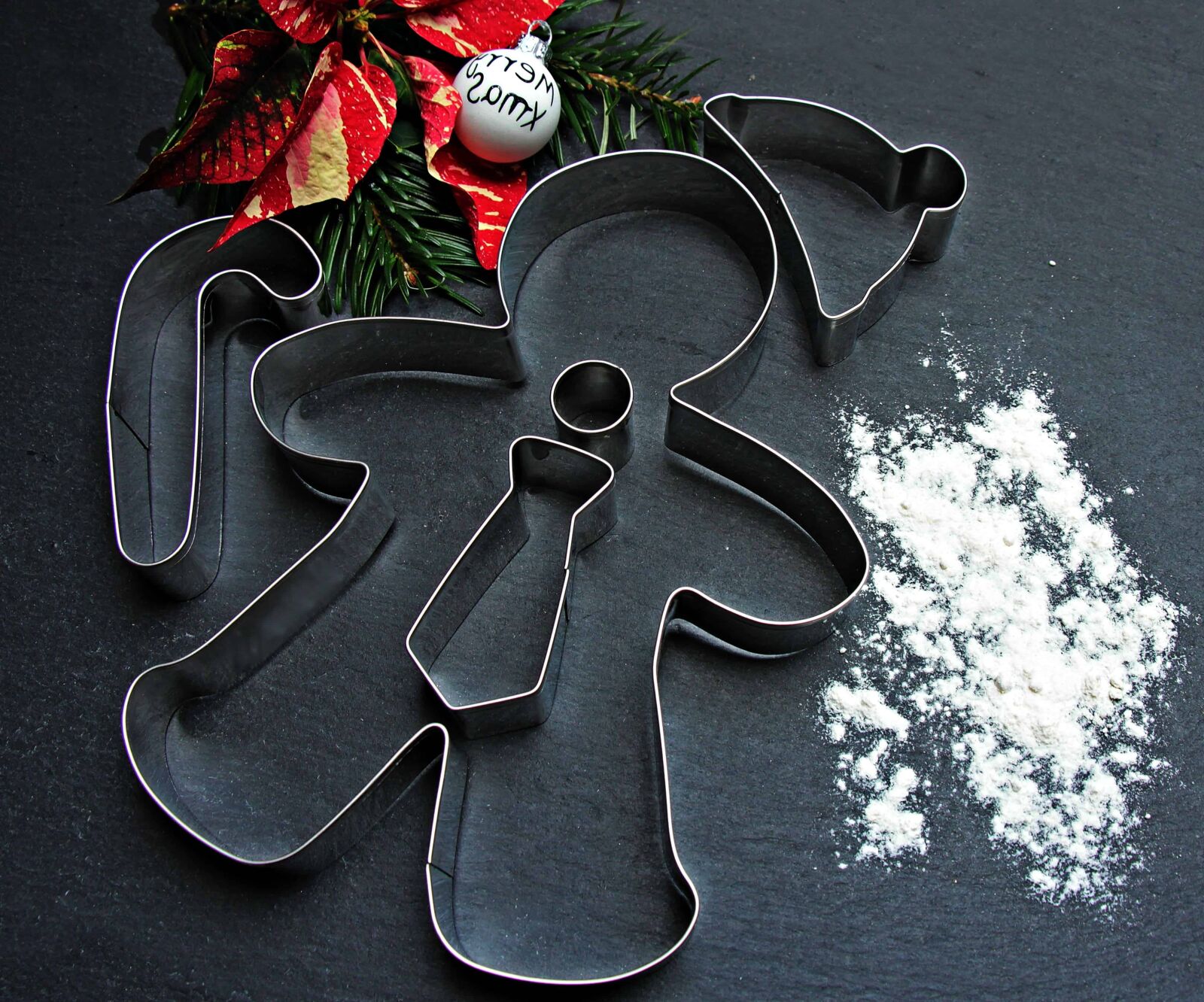 Canon EOS 550D (EOS Rebel T2i / EOS Kiss X4) sample photo. Sugar, mold, cake, christmas photography