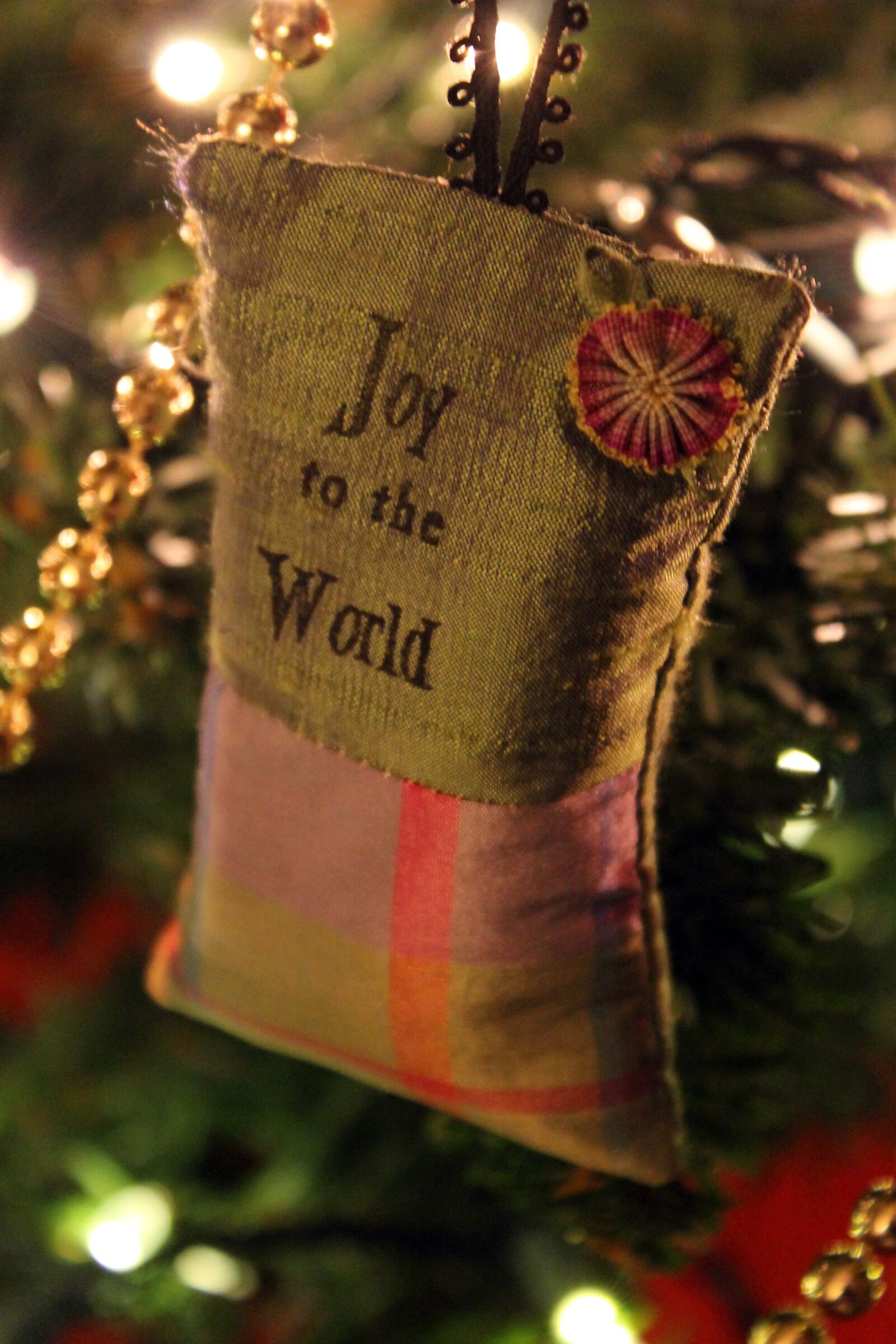 Canon EOS 1100D (EOS Rebel T3 / EOS Kiss X50) sample photo. Christmas, ornament, joy photography