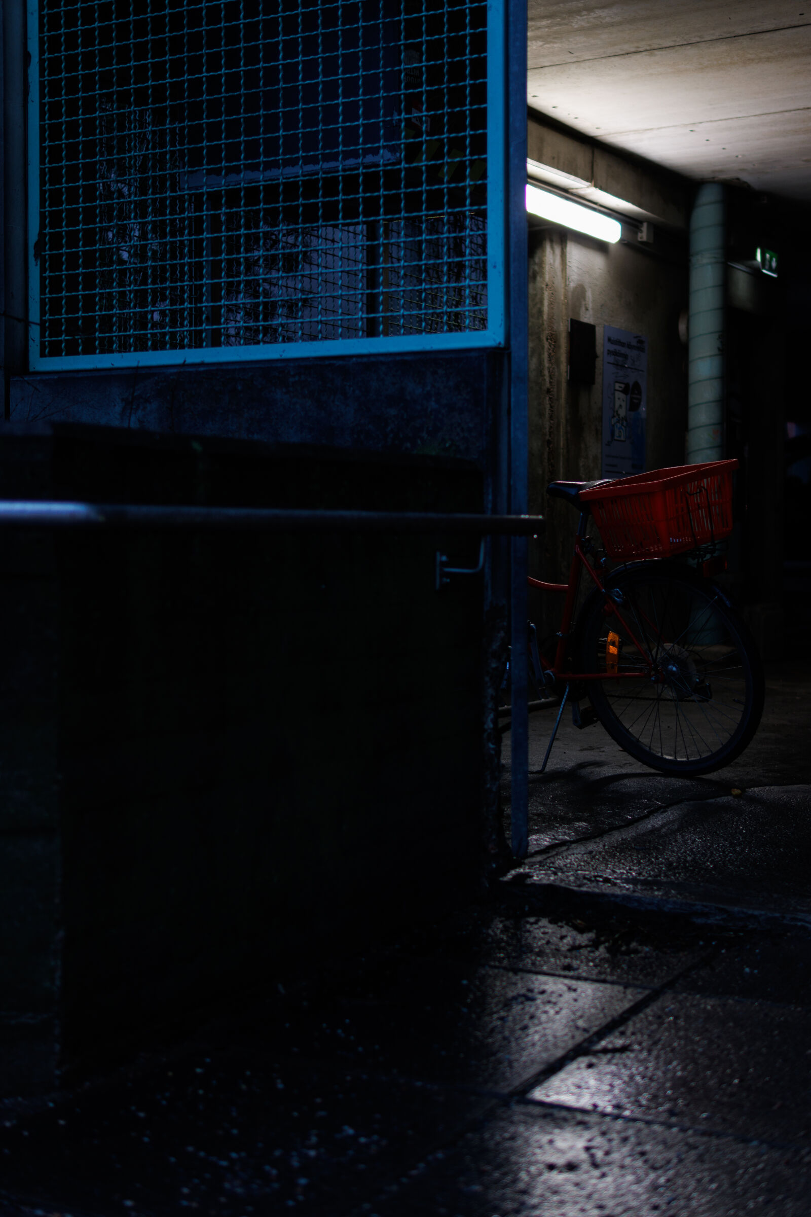 Sigma 30mm F1.4 DC DN | C sample photo. Dark bicycle parking photography