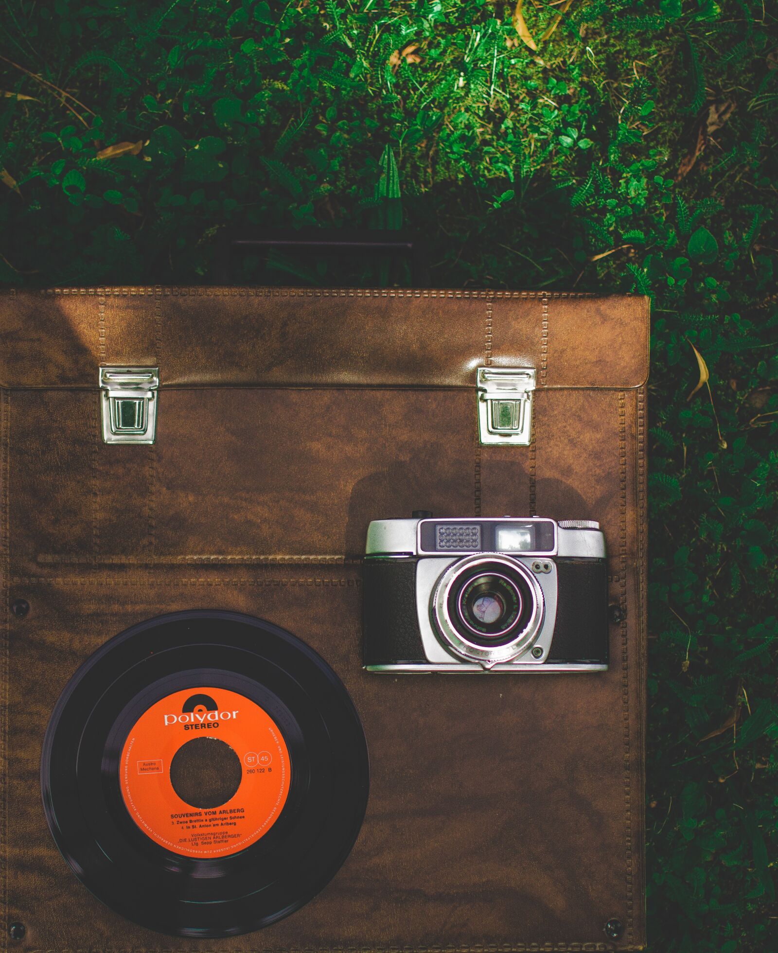 Nikon D5200 sample photo. Record, luggage, camera photography