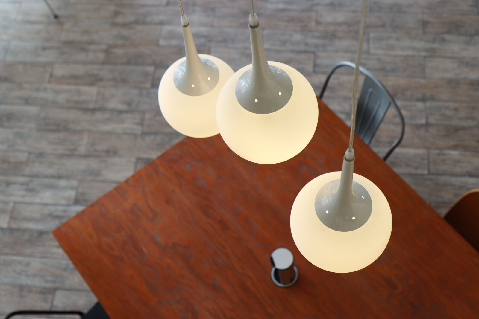 Canon EOS 90D sample photo. Light, interior, desk photography