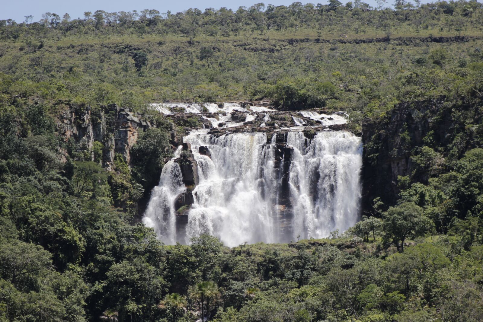 Canon EOS 600D (Rebel EOS T3i / EOS Kiss X5) sample photo. Rio, waterfall, head of photography