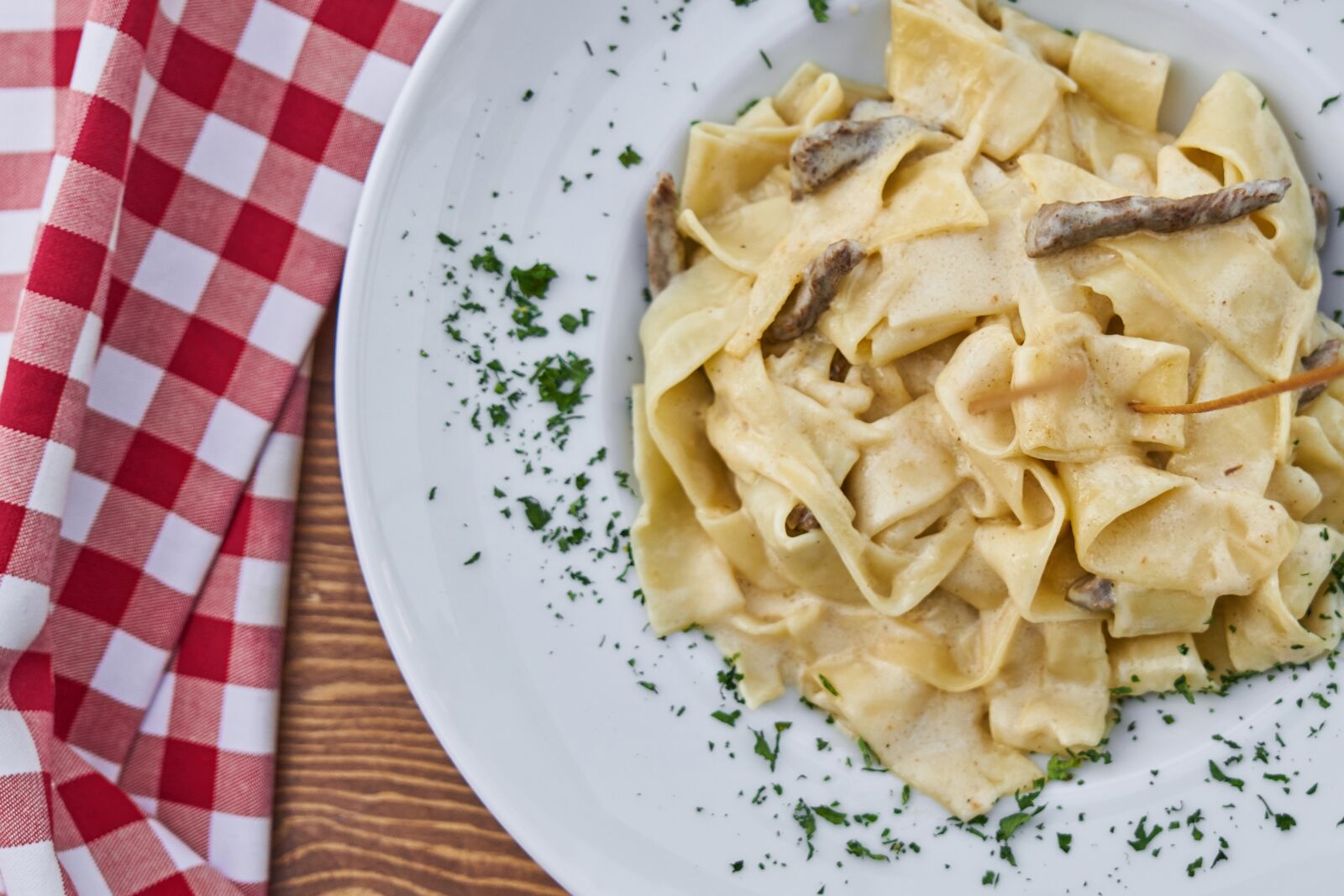 Sony a7R II sample photo. Pasta, dough, hot photography