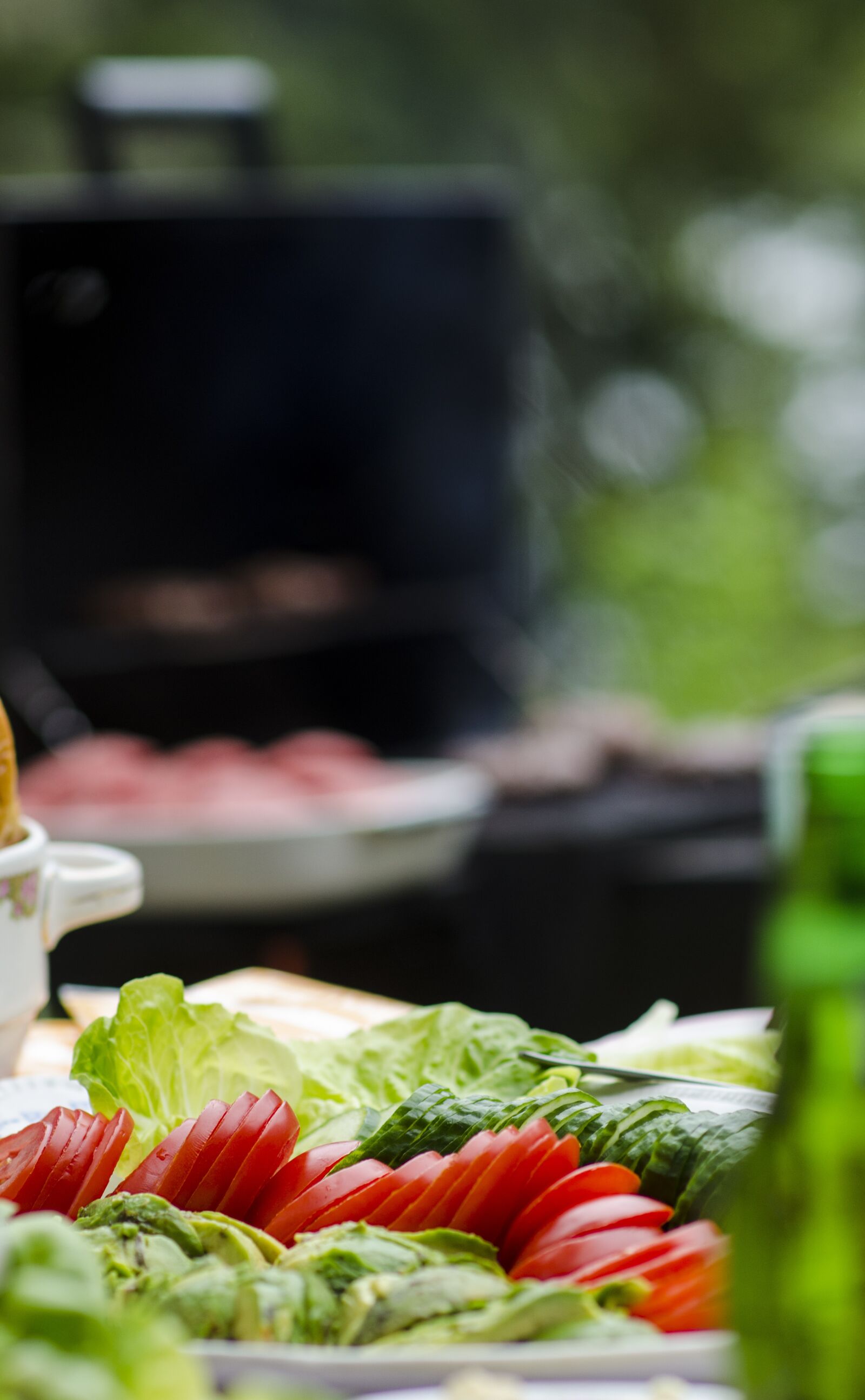 Nikon D7000 sample photo. Salad, burgers, bbq photography