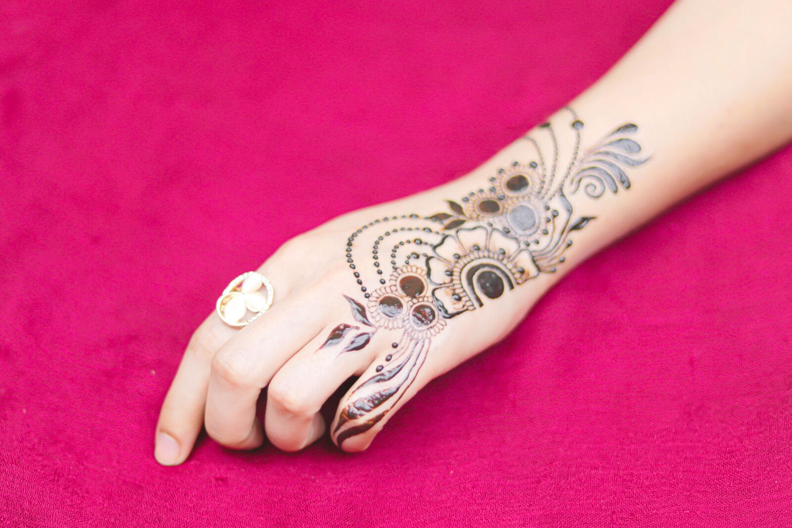 Canon EOS 80D sample photo. Mendi, bridal tattoos, henna photography