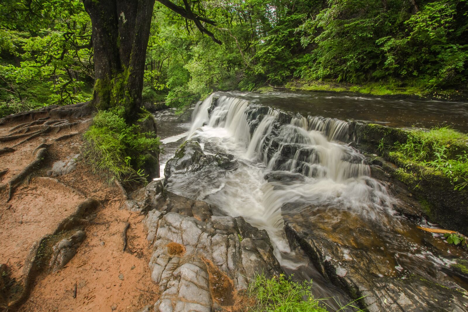 Canon EF-S 10-22mm F3.5-4.5 USM sample photo. Waterfall, river, nature photography