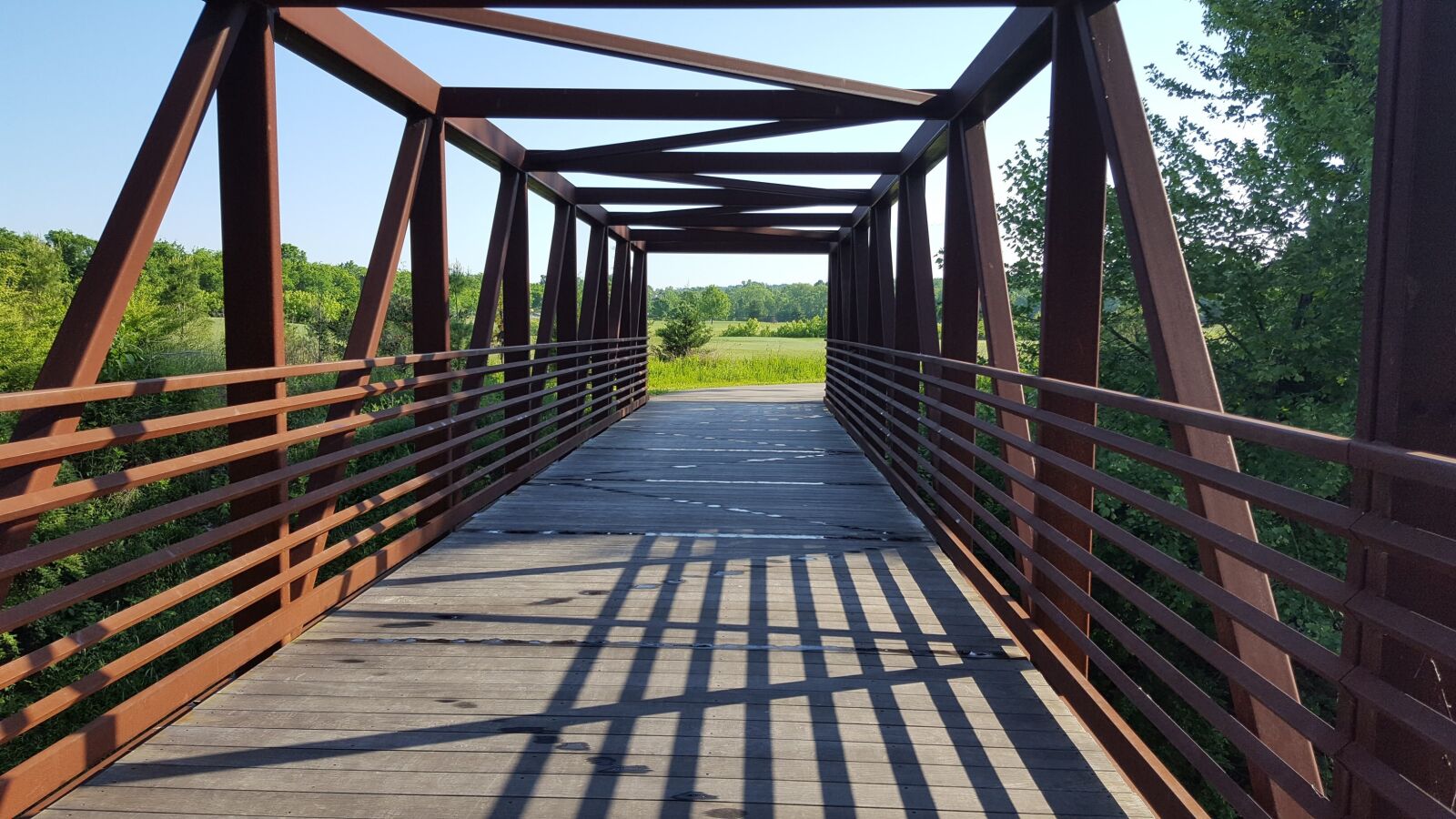 Samsung GALAXY S6 edge sample photo. Foot, bridge, geometric photography