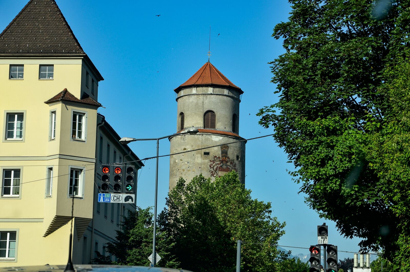 Nikon D7000 sample photo. Tower building, traffic lights photography