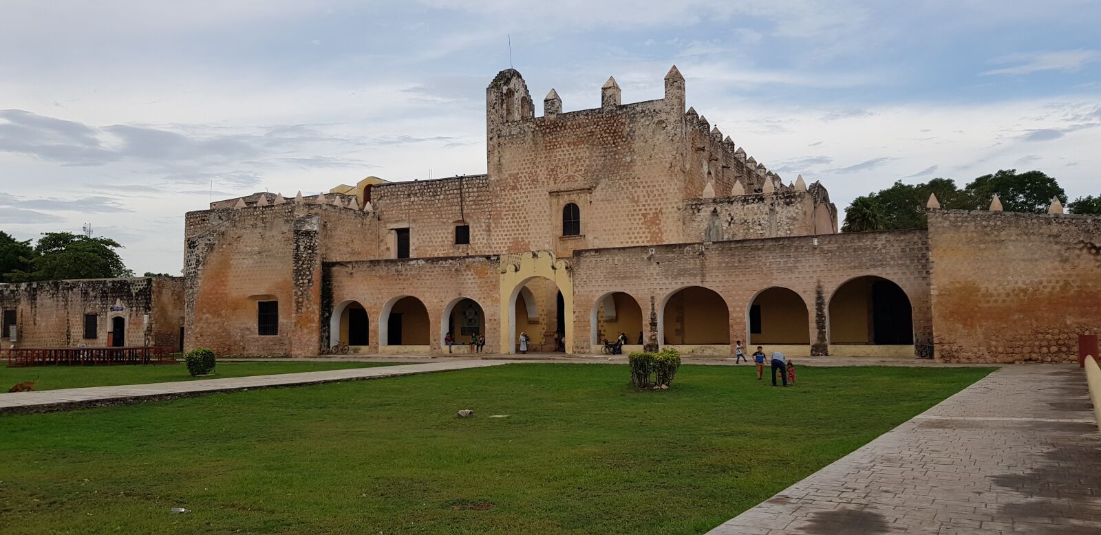 Samsung Galaxy S8 sample photo. Mexico, church, yucatan photography