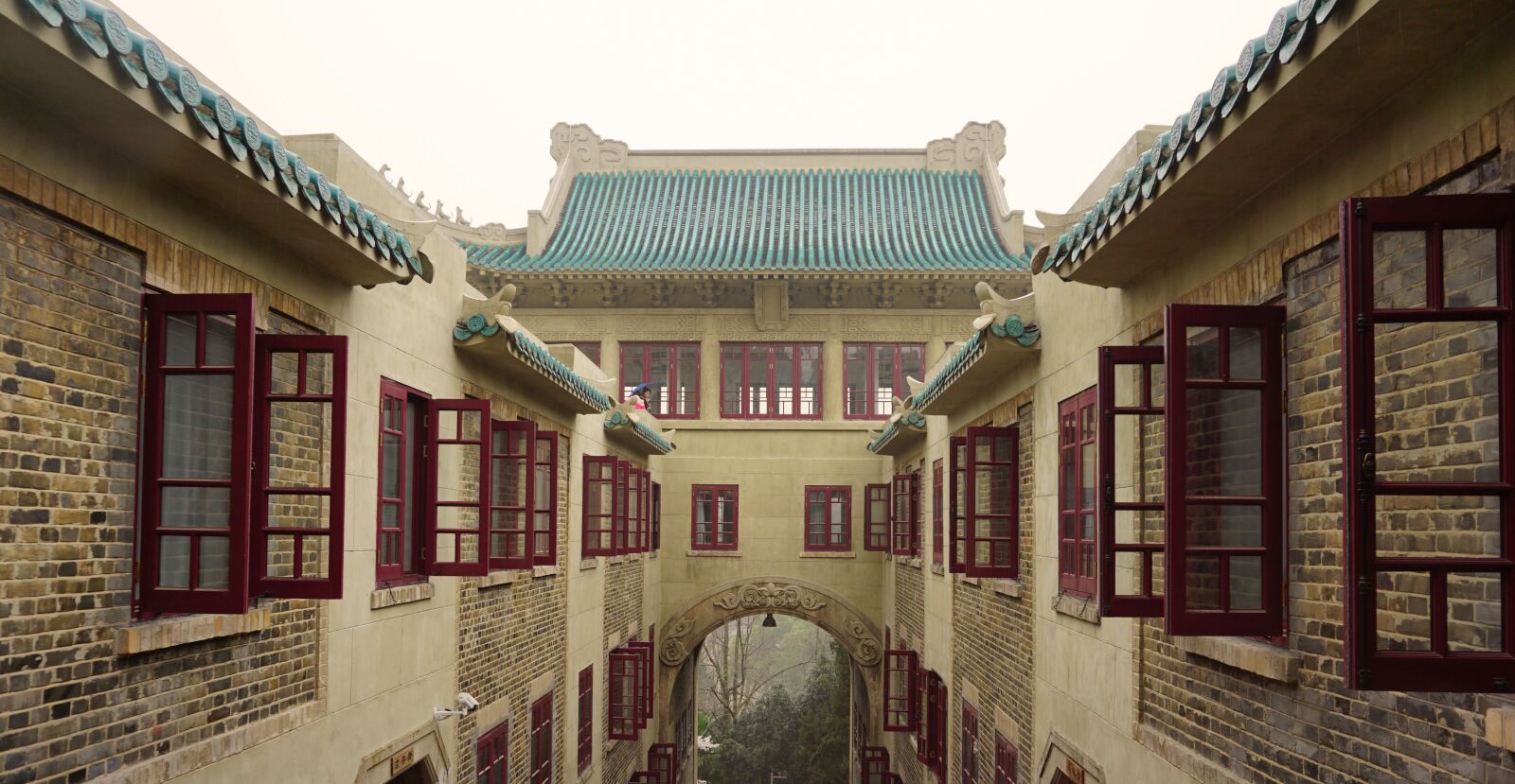 Sony a5100 sample photo. Wuhan university, dorm room photography