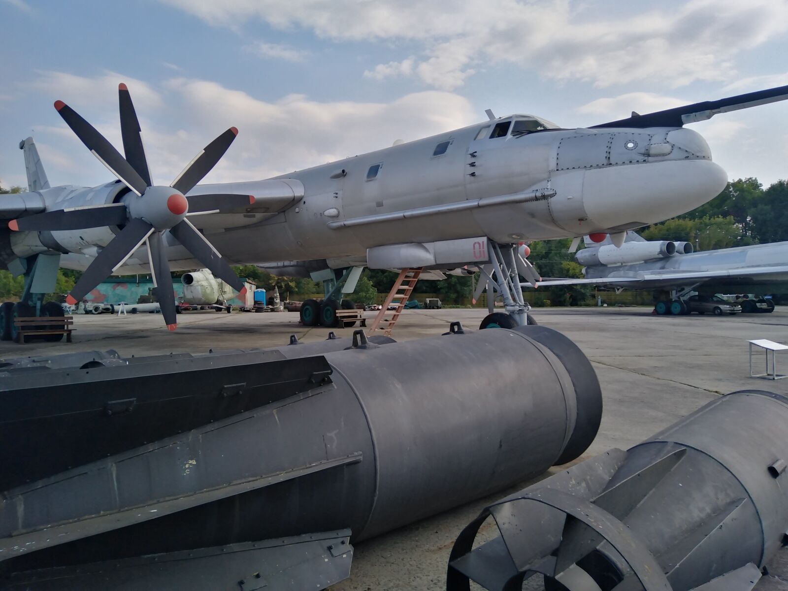 HUAWEI DUB-LX1 sample photo. Plane, bomb, aircraft photography