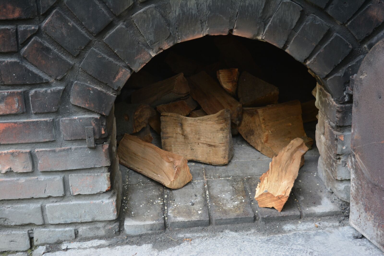 Nikon D5200 sample photo. Oven, fireplace, firewood photography