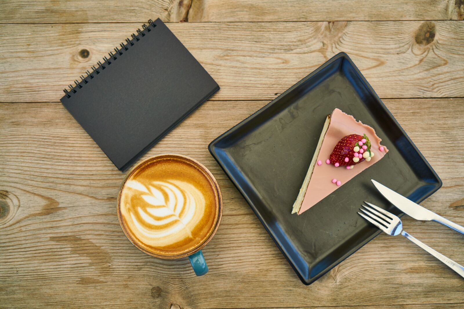 Sony a7R II sample photo. Latte, coffee, foam photography