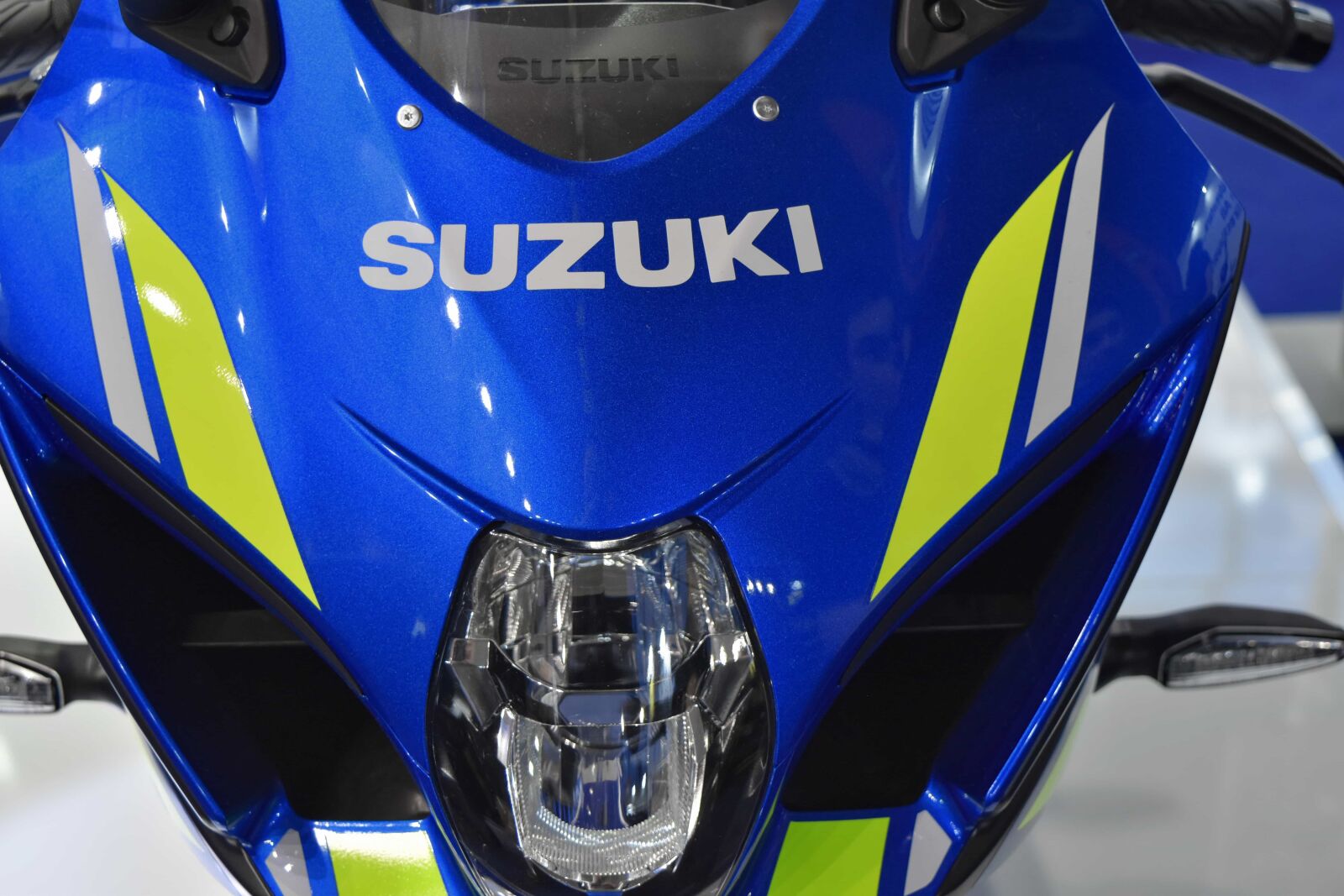 Nikon D5500 sample photo. Blue, motorcycle, windshield, competition photography