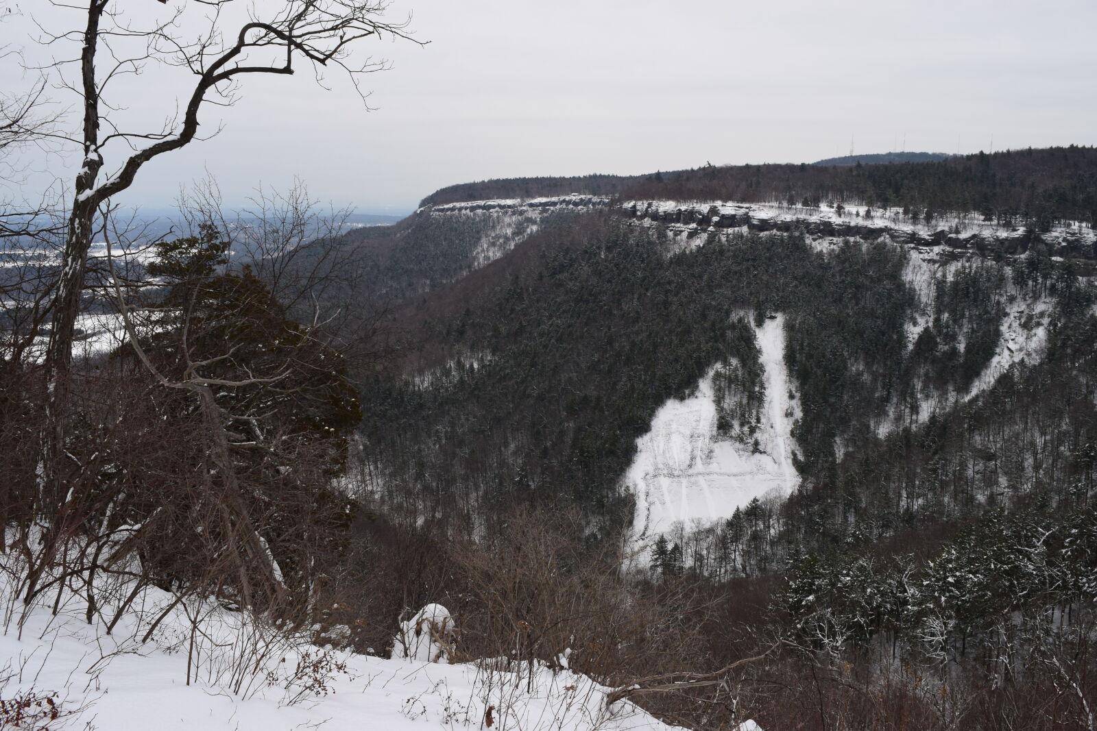 Nikon D3300 sample photo. Cliff, frozen, snow, winter photography