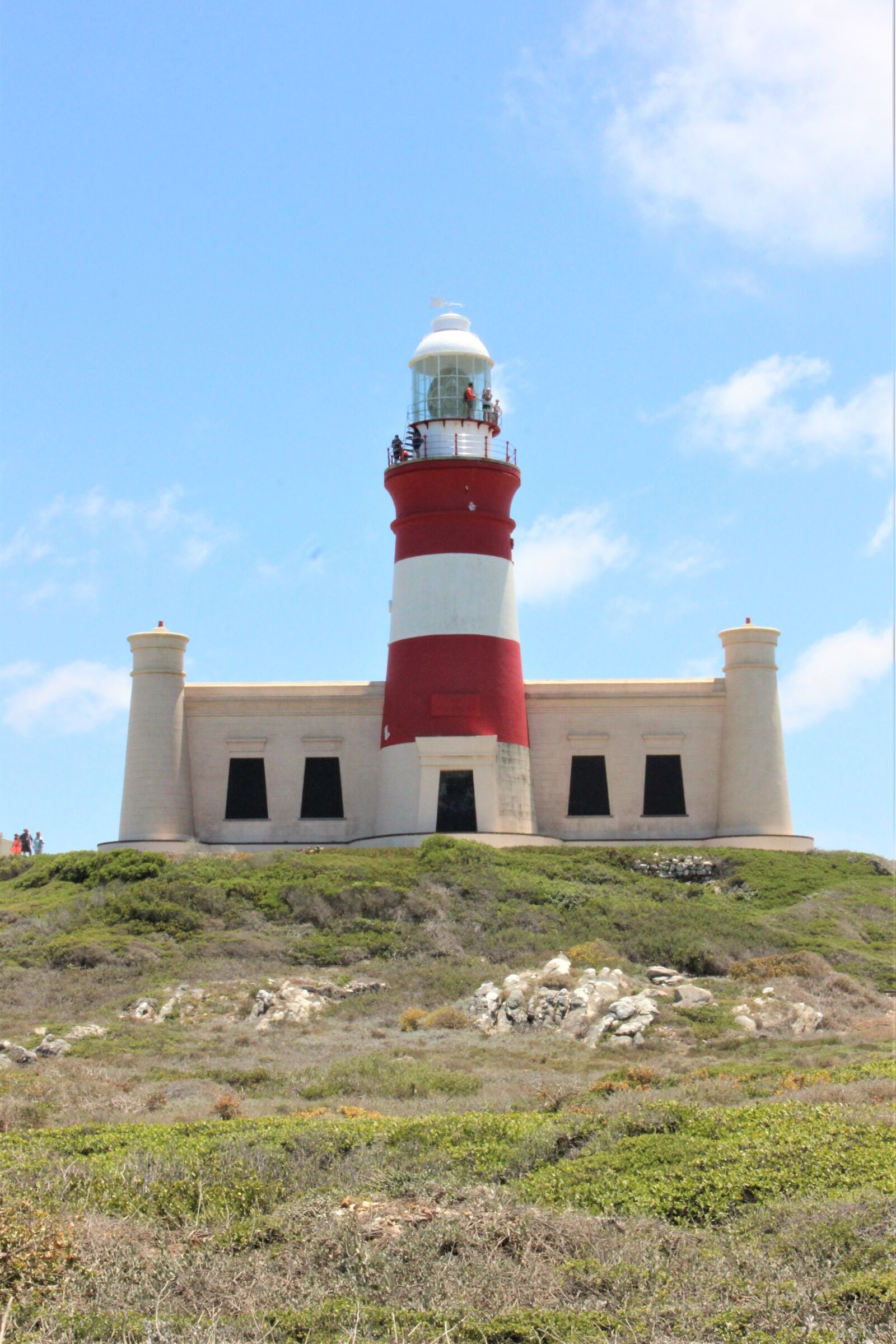 Canon EOS 600D (Rebel EOS T3i / EOS Kiss X5) + Canon EF-S 18-135mm F3.5-5.6 IS sample photo. Lighthouse, agulhas, warning photography