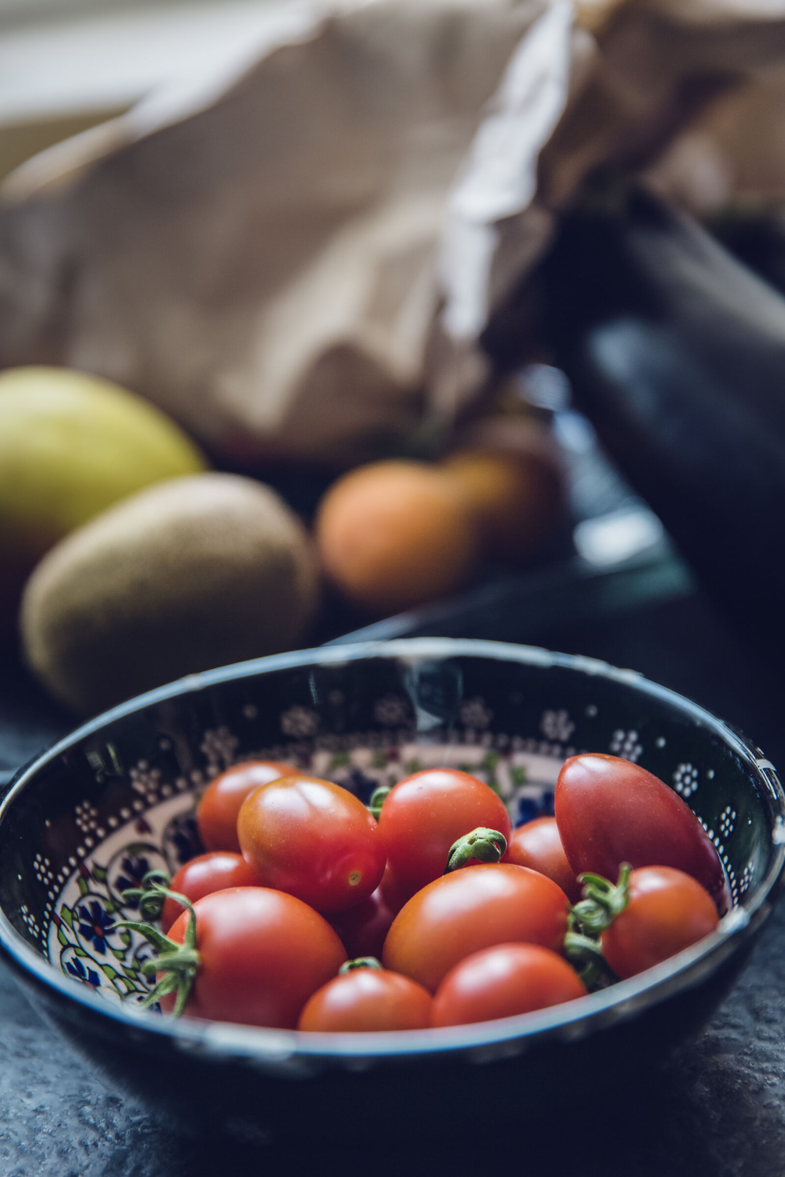 Canon EF 24-70mm F2.8L II USM sample photo. Food, vegetables, tomatoes, table photography