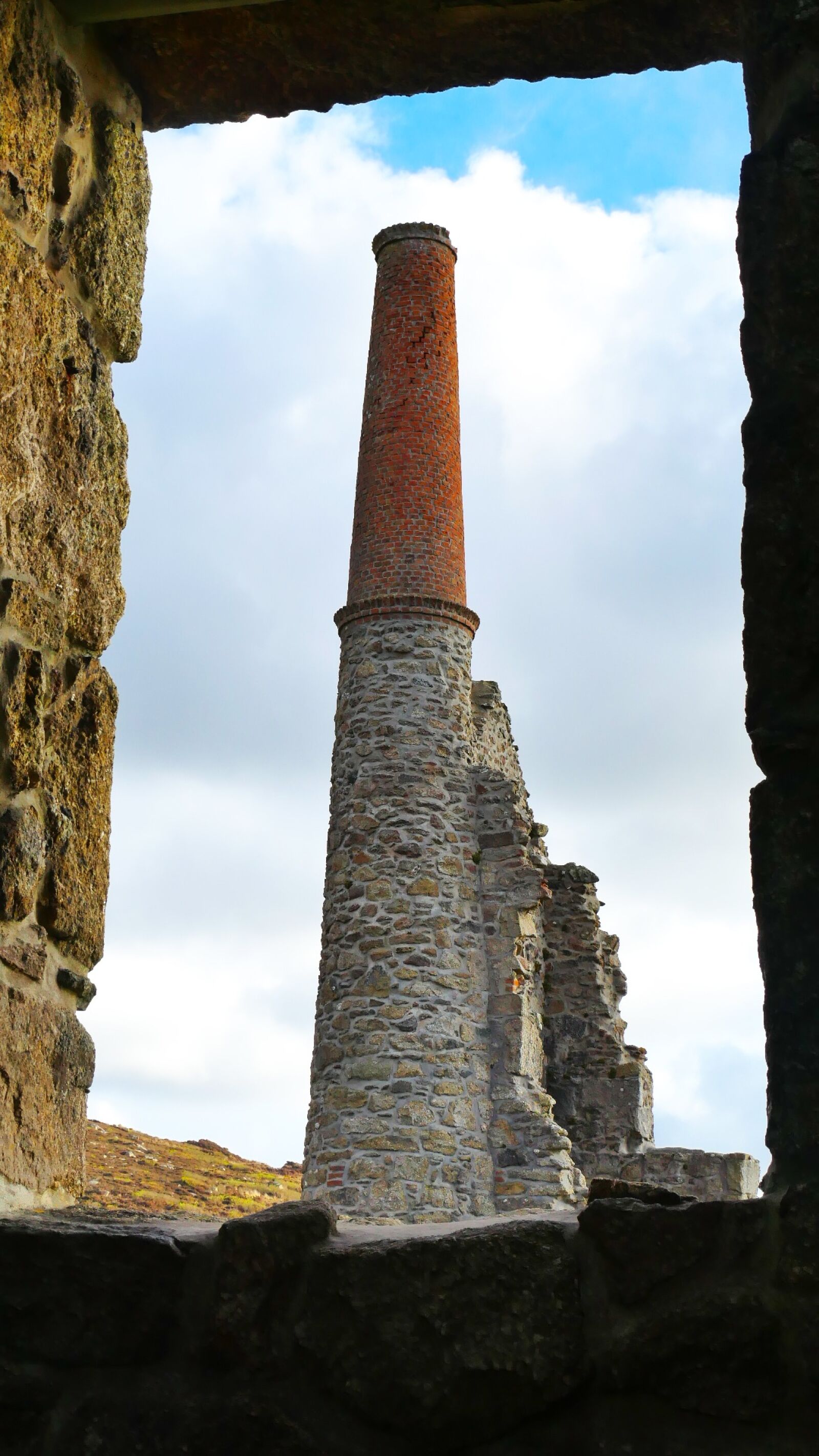 Panasonic Lumix DMC-GH4 sample photo. Mine tower, cornwall, mine photography