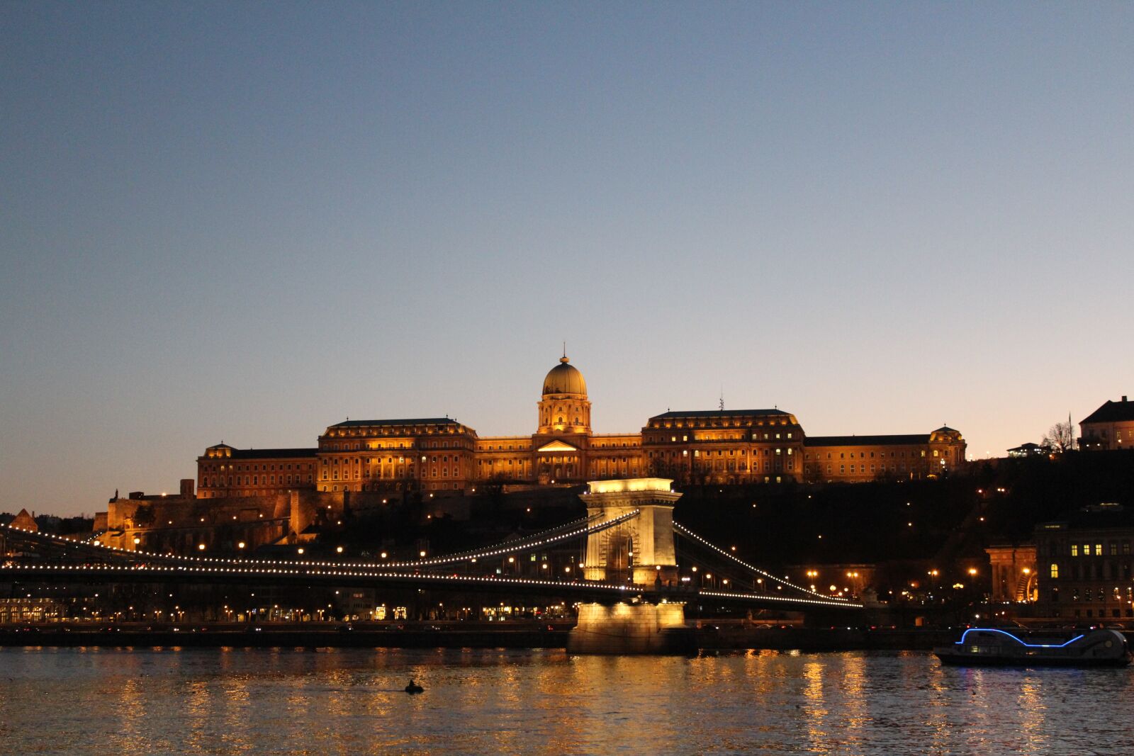 Canon EOS 600D (Rebel EOS T3i / EOS Kiss X5) sample photo. Castle of buda, budavari photography