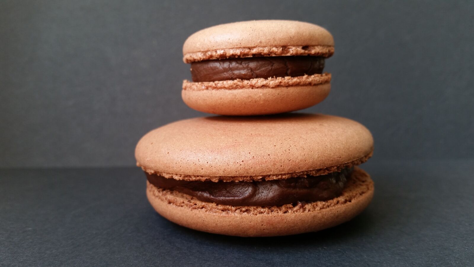 Samsung Galaxy S5 sample photo. Macaroon, cakes, chocolate photography
