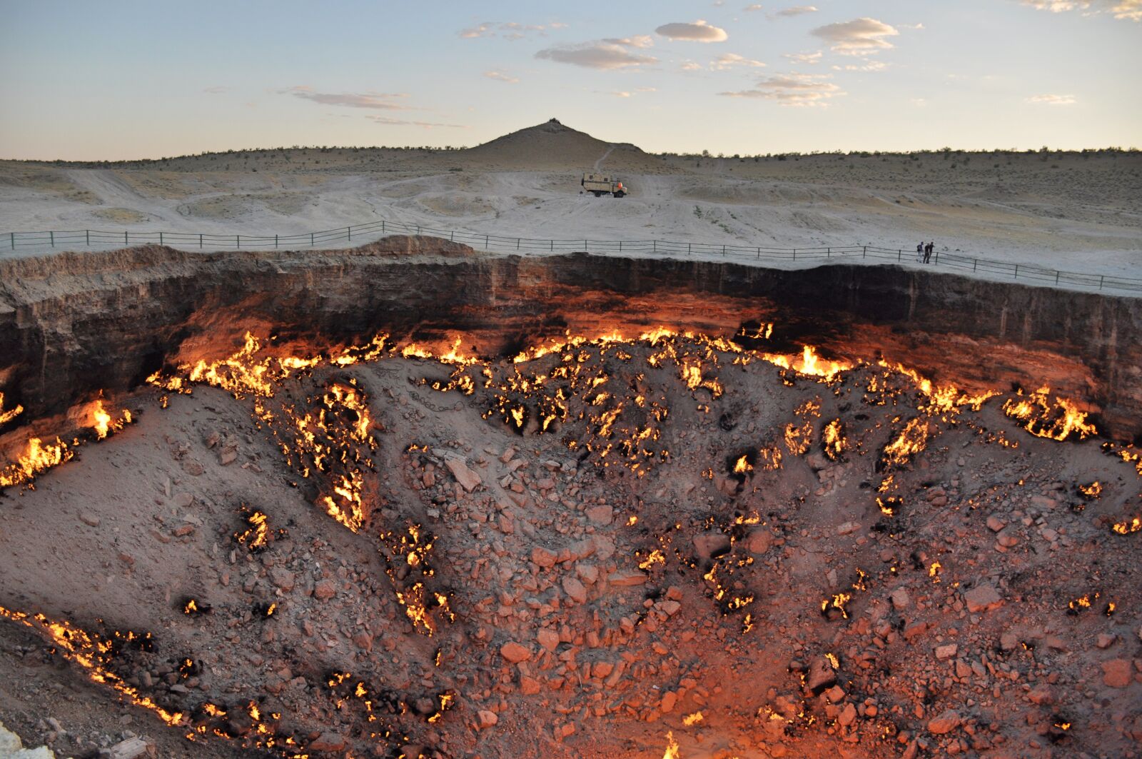 Nikon D5000 sample photo. Fire crater, turkmenistan, darweza photography