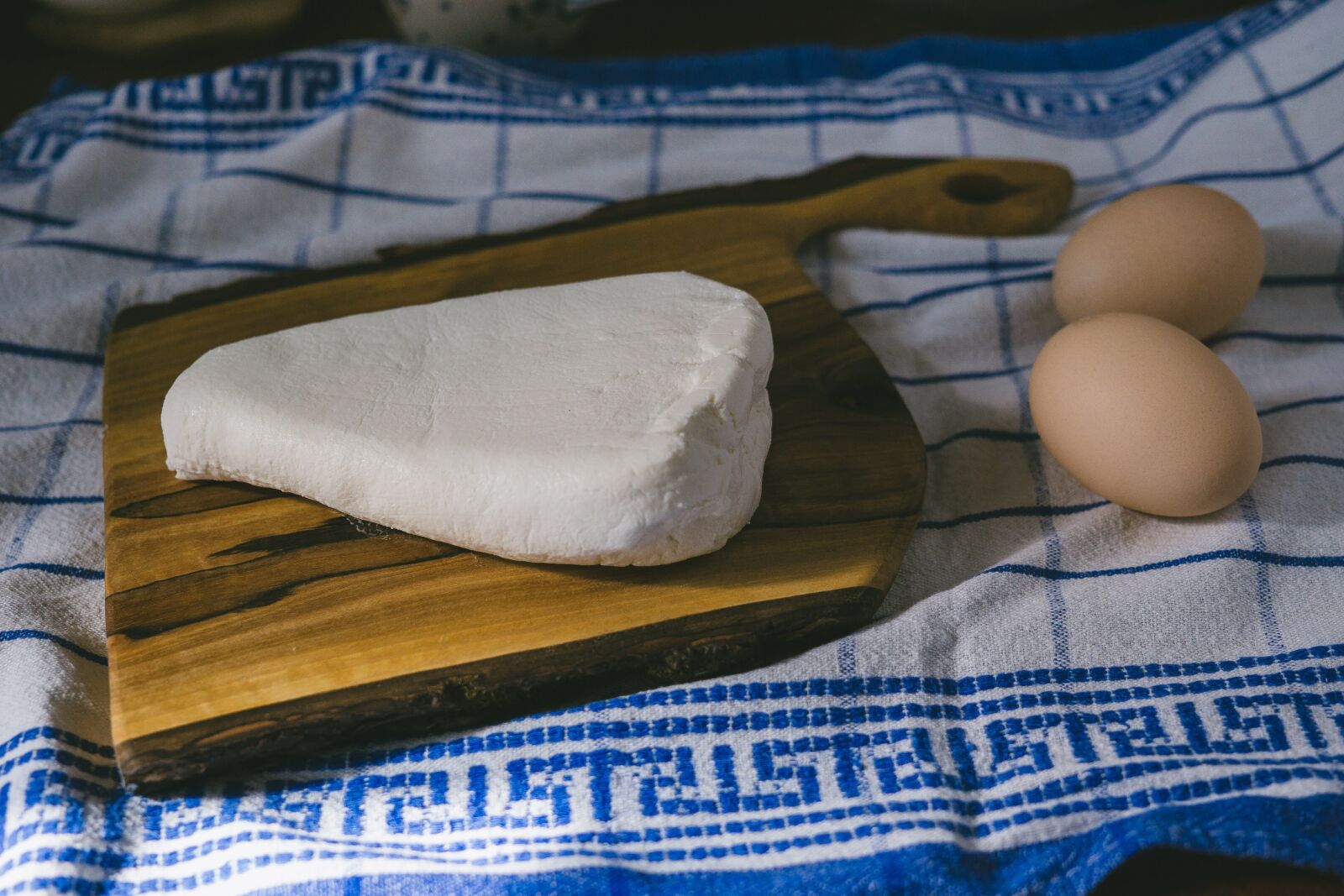 Sony a6000 + Sigma 30mm F2.8 EX DN sample photo. White cheese, cheese, cottage photography