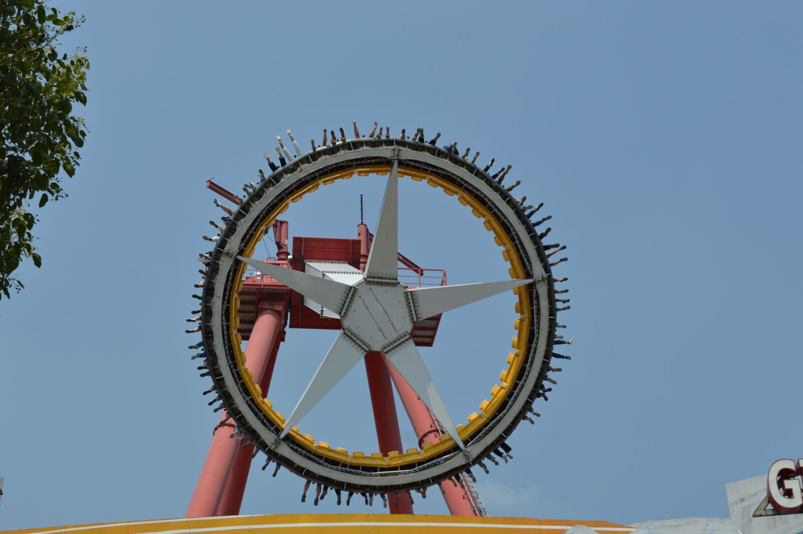 Nikon D3200 sample photo. Playground, pendulum, sky photography