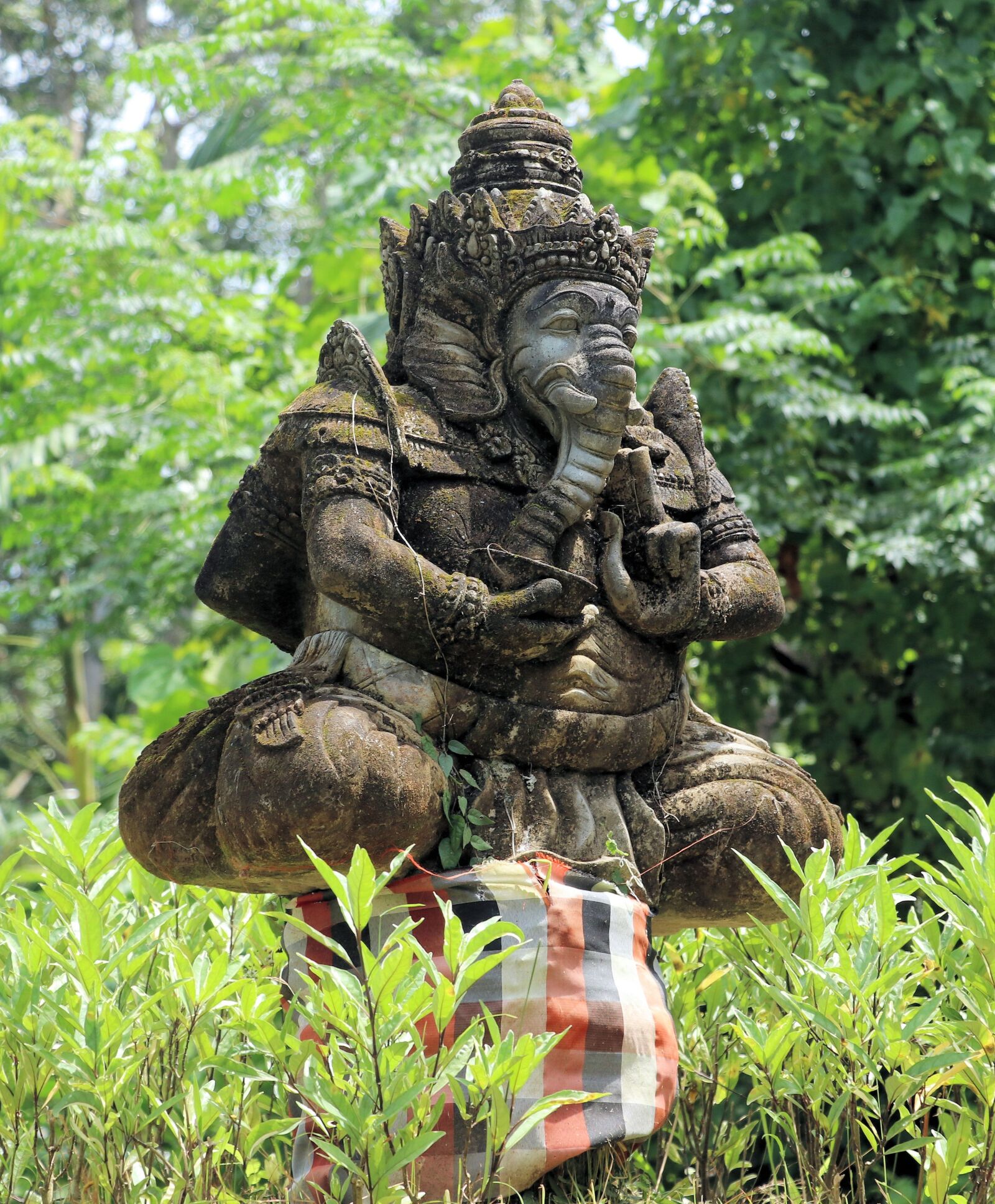 Canon EF-S 18-135mm F3.5-5.6 IS USM sample photo. Ganesha, images, buddhism photography