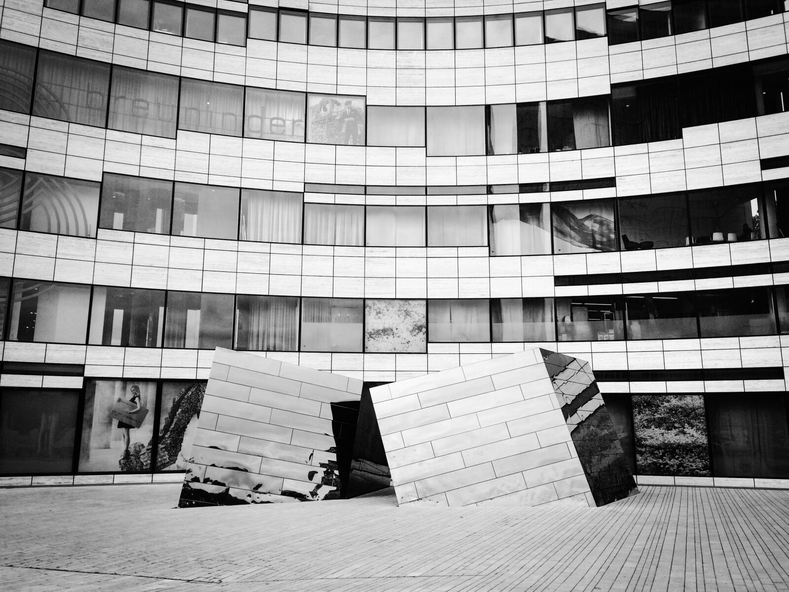 iPhone 5s back camera 4.15mm f/2.2 sample photo. D sseldorf, k bow photography