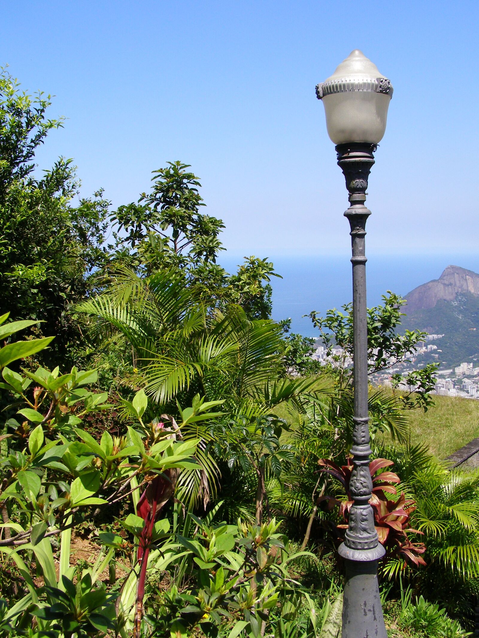 Olympus SP500UZ sample photo. Rio de janeiro, luminaire photography
