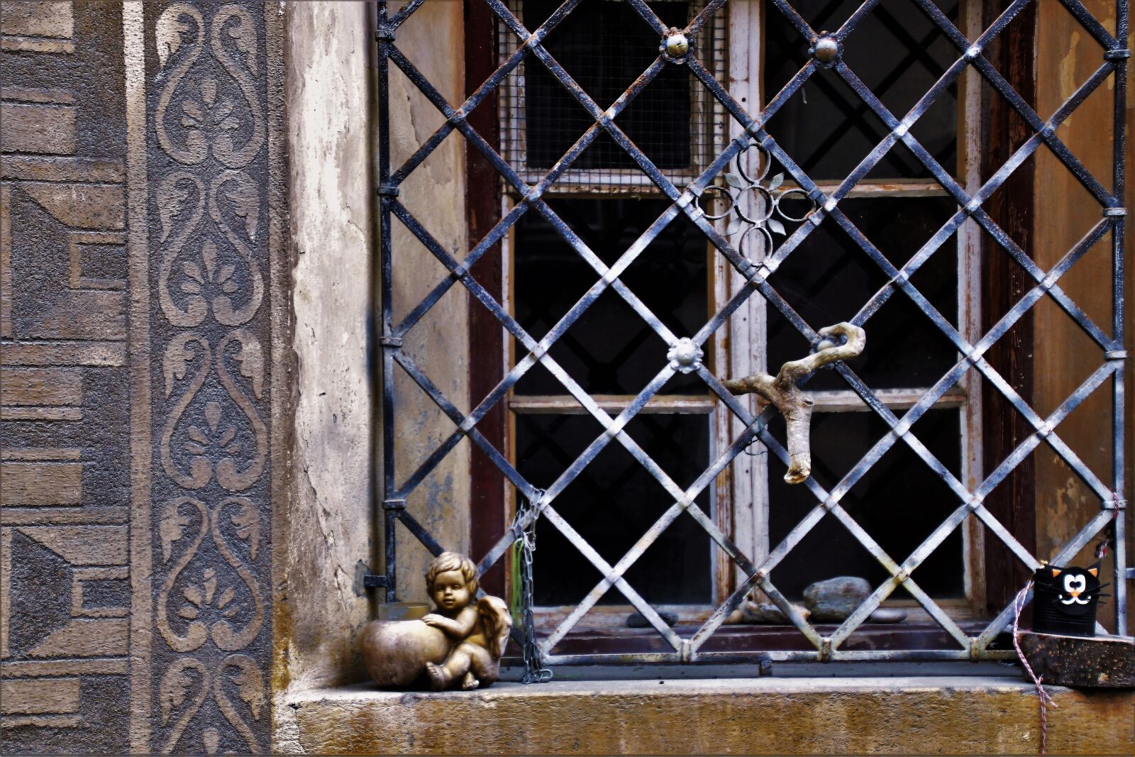Canon EOS 80D sample photo. Iron, old, architecture photography