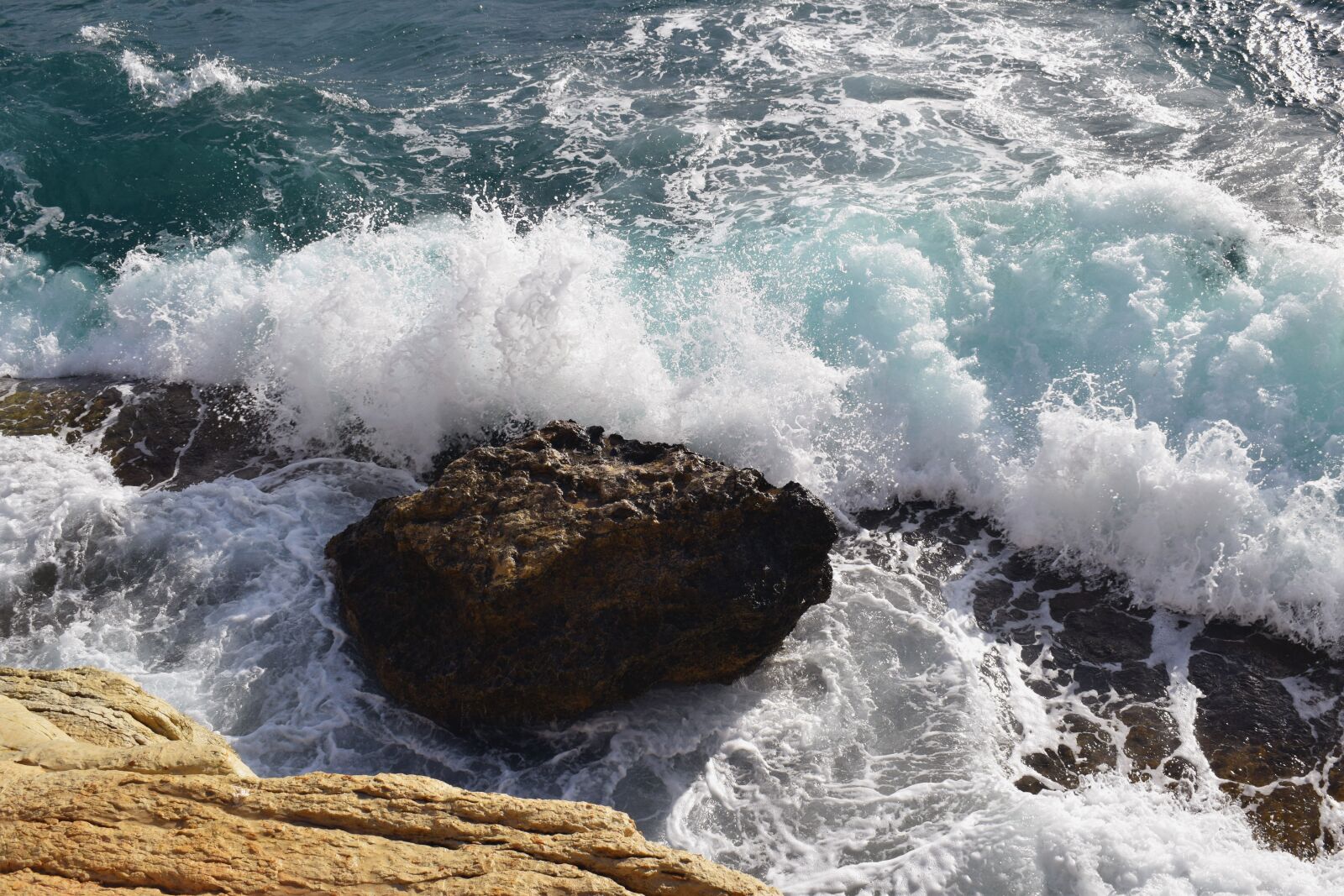 Nikon D3300 sample photo. Rocky coast, cliff, sea photography