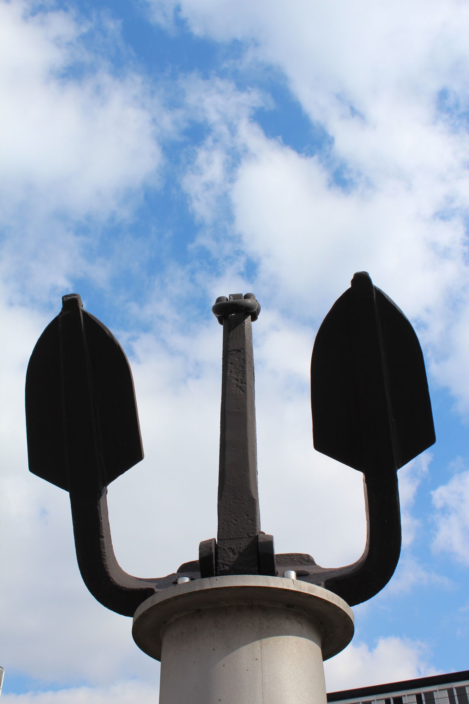 Canon EOS 600D (Rebel EOS T3i / EOS Kiss X5) sample photo. Sky, anchor, clouds photography