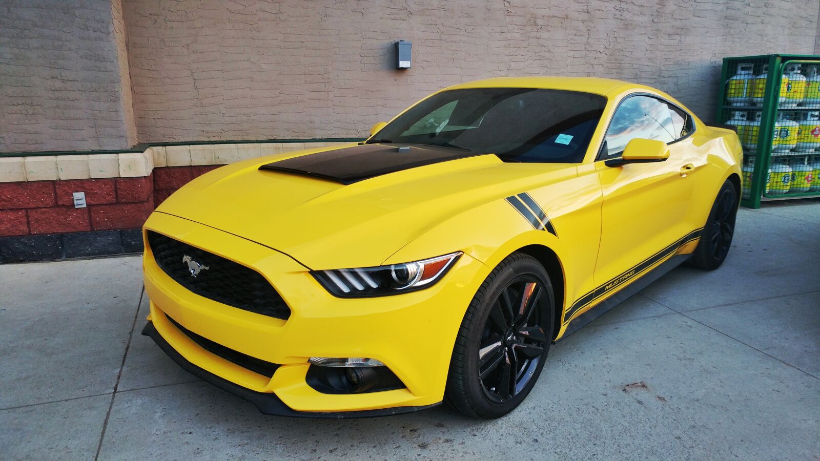 LG G5 sample photo. Car, yellow, ford photography