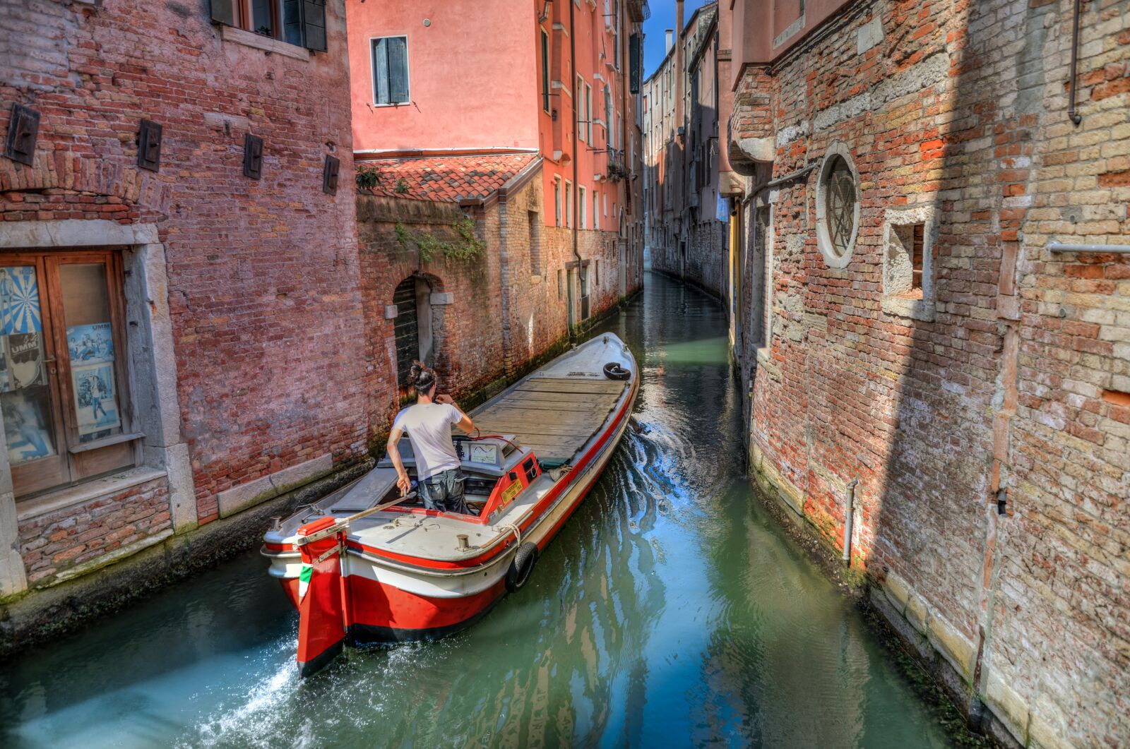 Nikon D610 sample photo. Venice, boat, boating photography