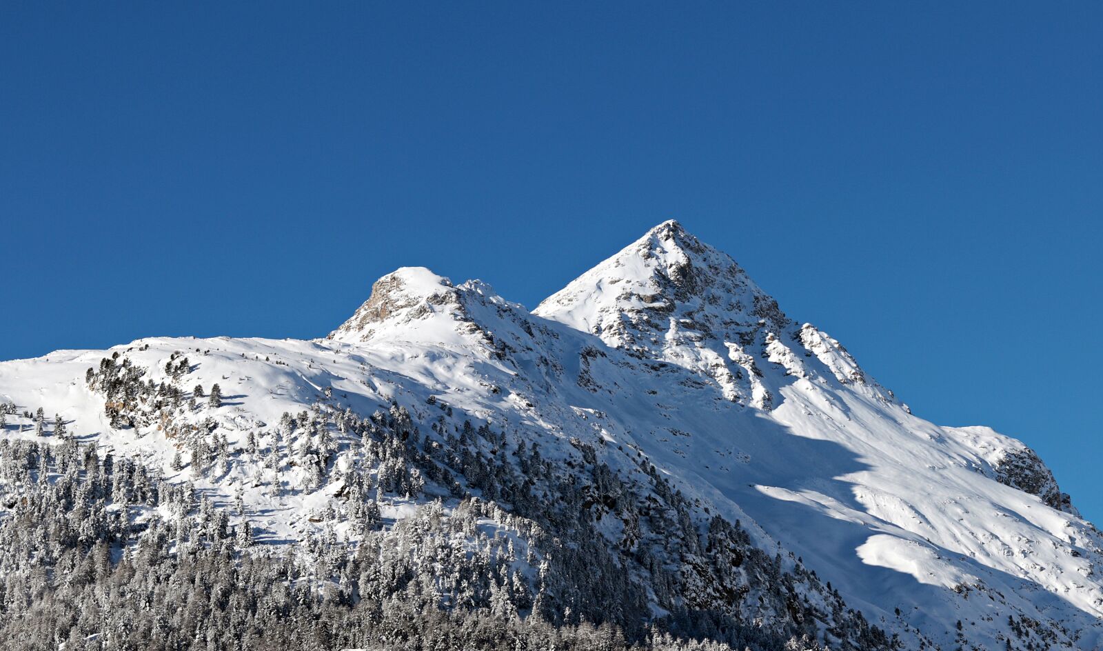 Canon EOS 80D sample photo. Snow, mountain, mountain summit photography